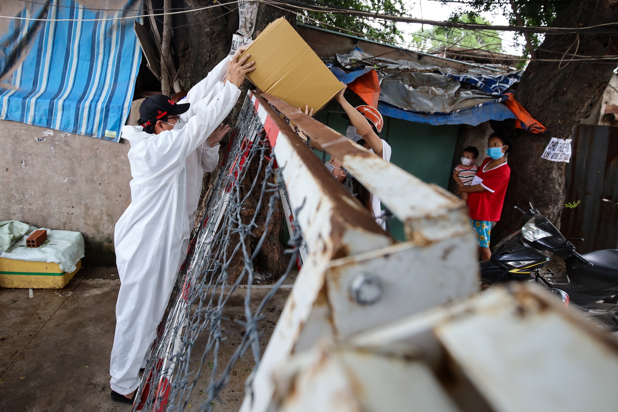 Mot ngay voi hang tram cuoc goi cua Viet Huong anh 26