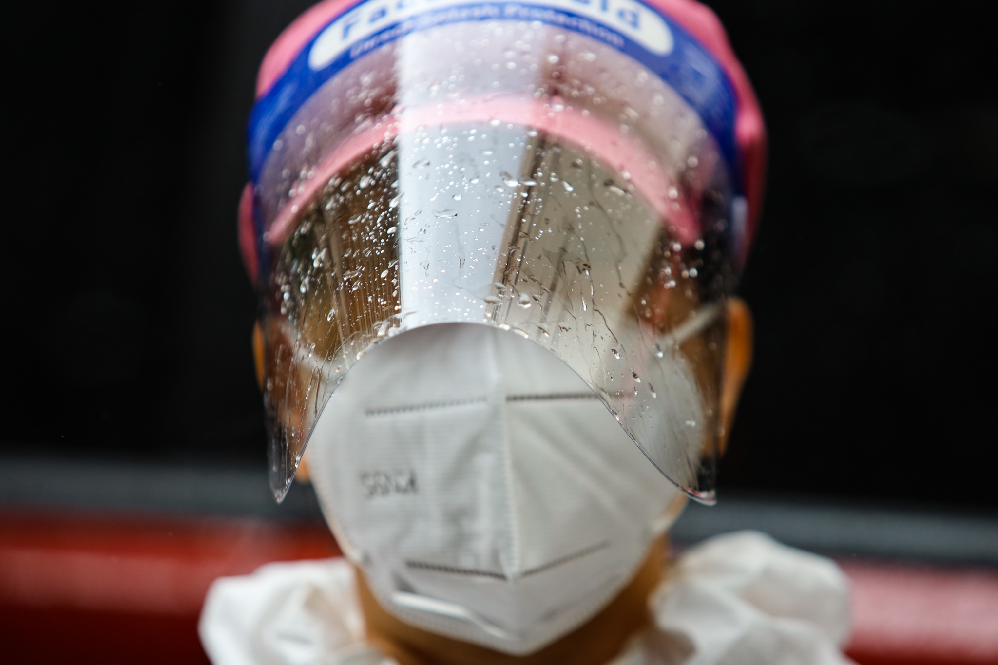 Mot ngay voi hang tram cuoc goi cua Viet Huong anh 28