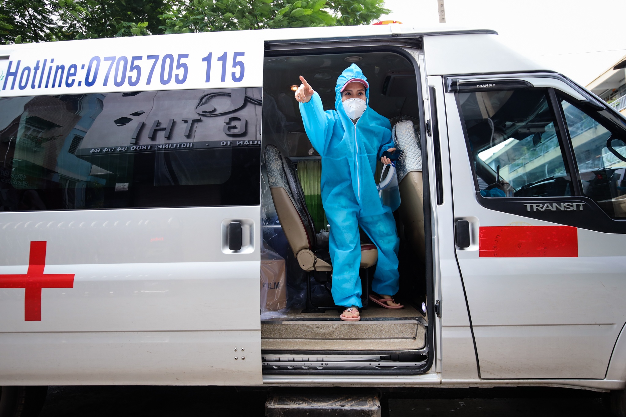 Mot ngay voi hang tram cuoc goi cua Viet Huong anh 29