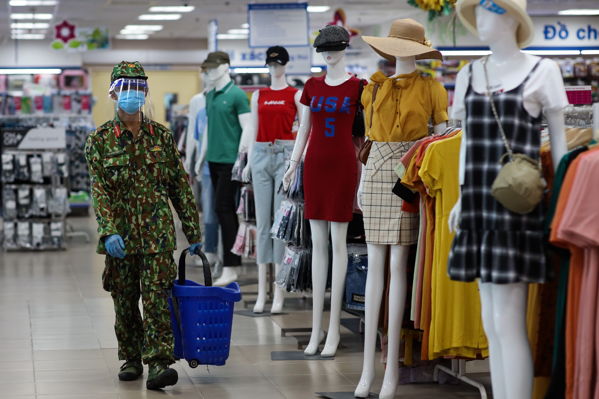 bo doi di cho ho dan anh 1