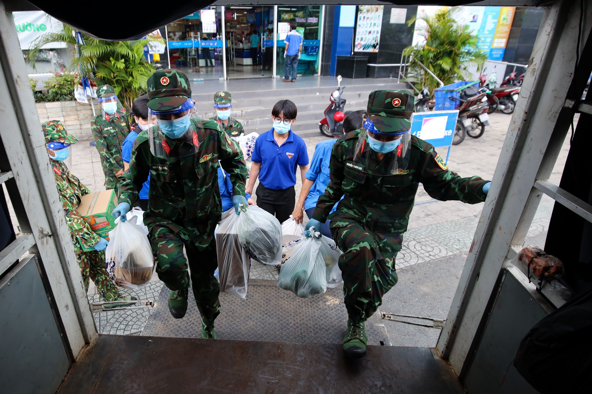 bo doi di cho ho dan anh 7