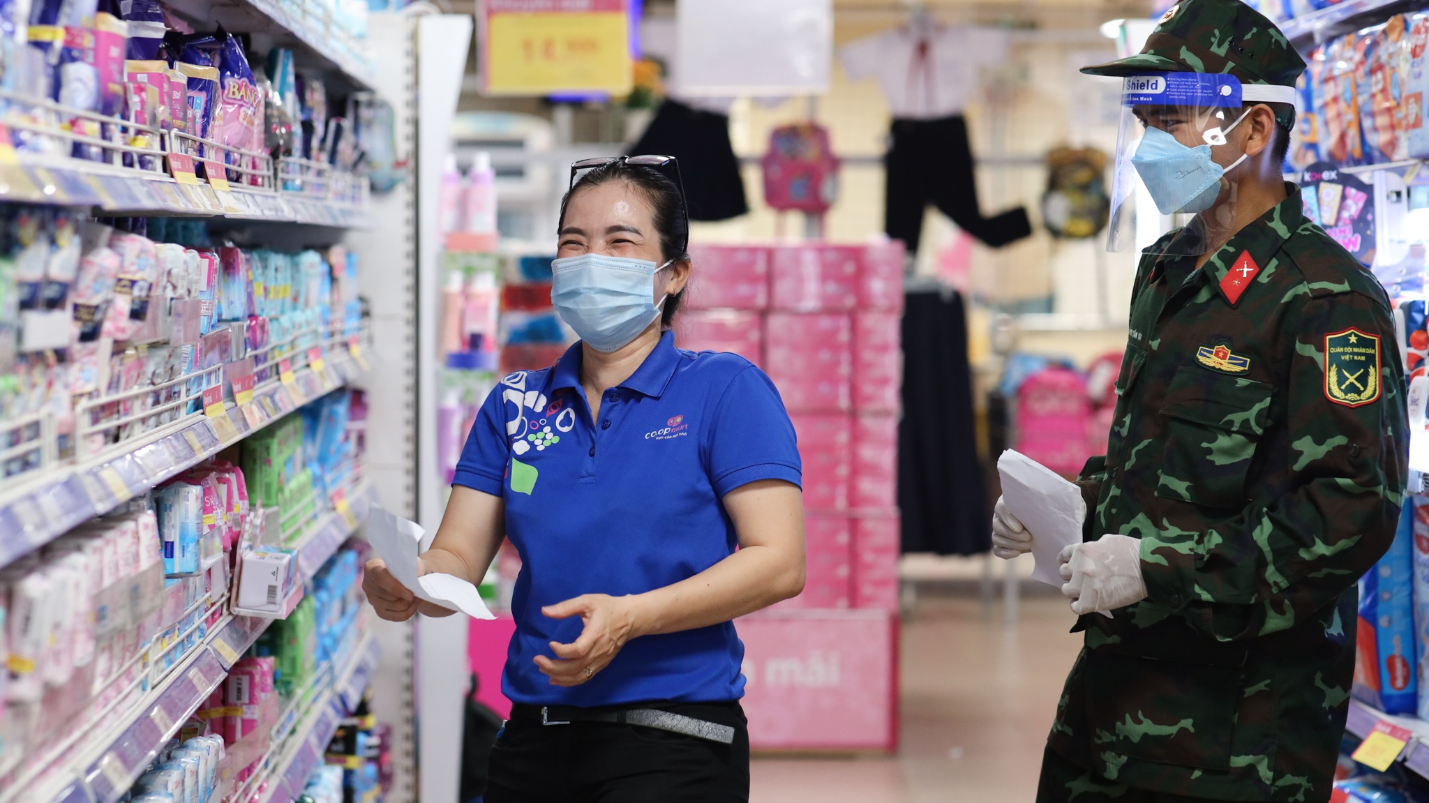 bộ đội đi chợ hộ ảnh 11 bo doi di cho ho anh 11