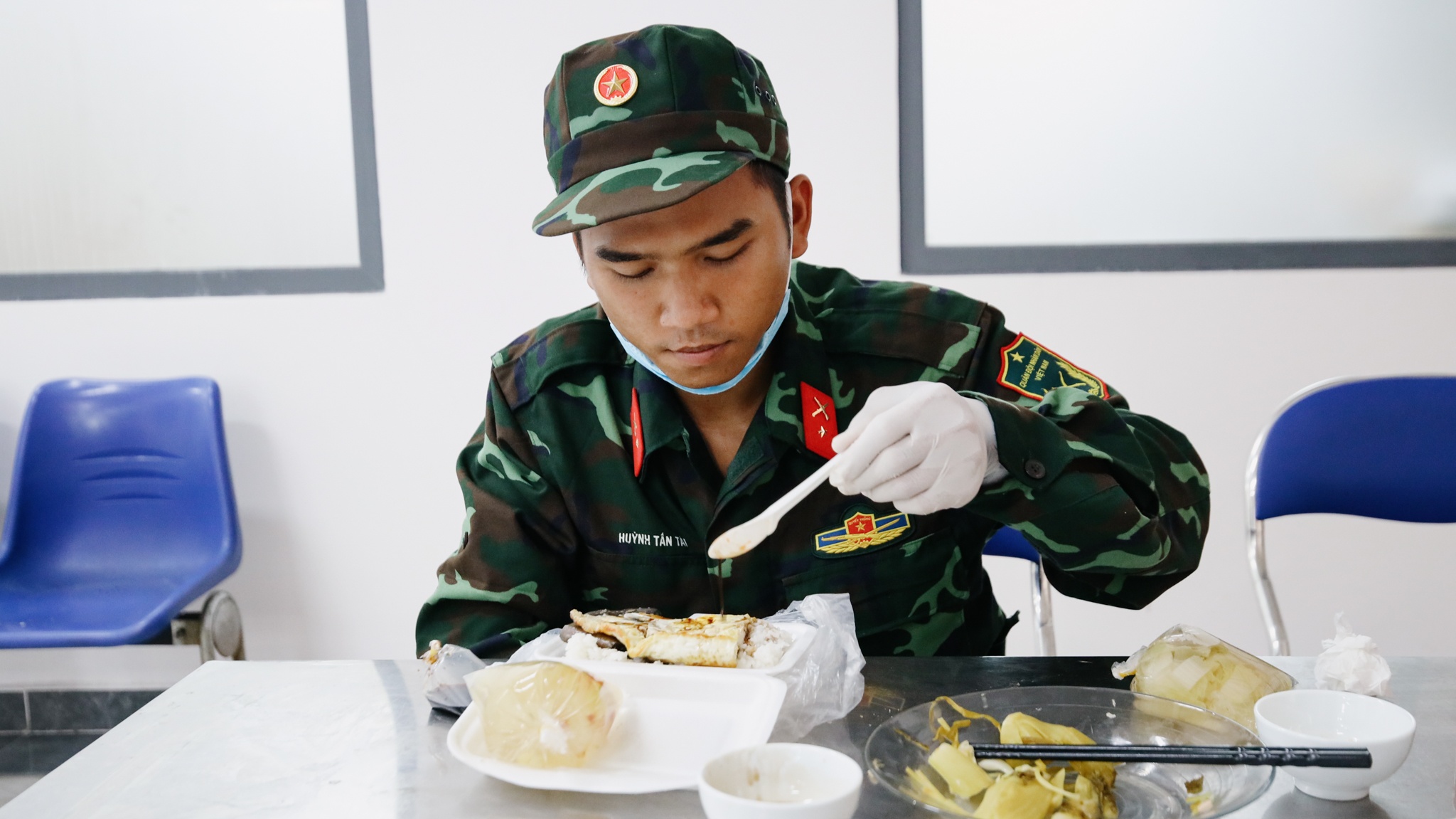 bộ đội đi chợ hộ ảnh 14 bo doi di cho ho anh 14