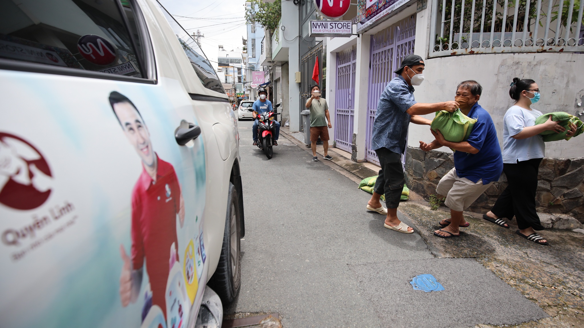 Quyen Linh lam tu thien nhu the nao anh 5