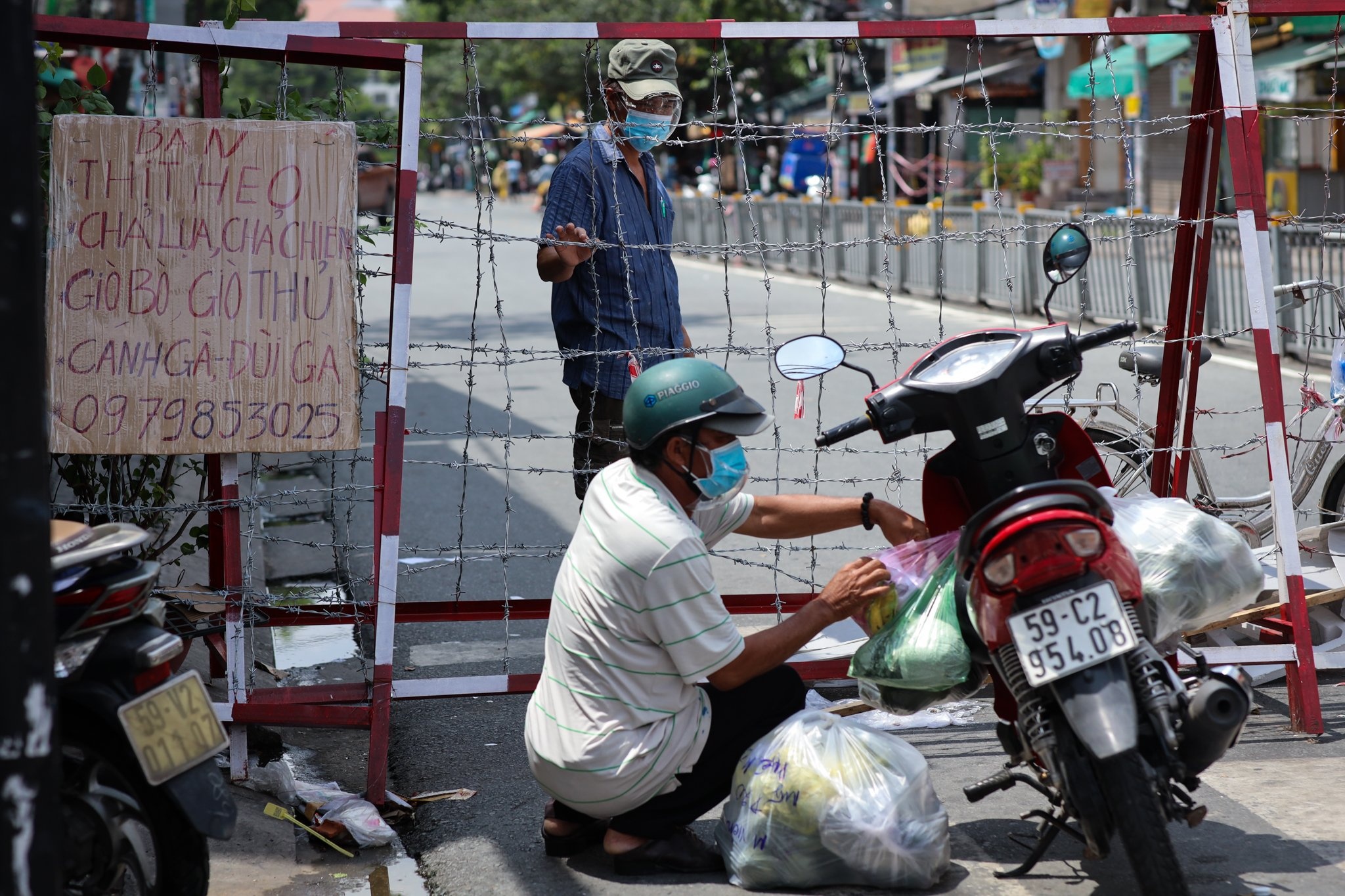 Cac cho o quan 7 van dong cua im lim hinh anh