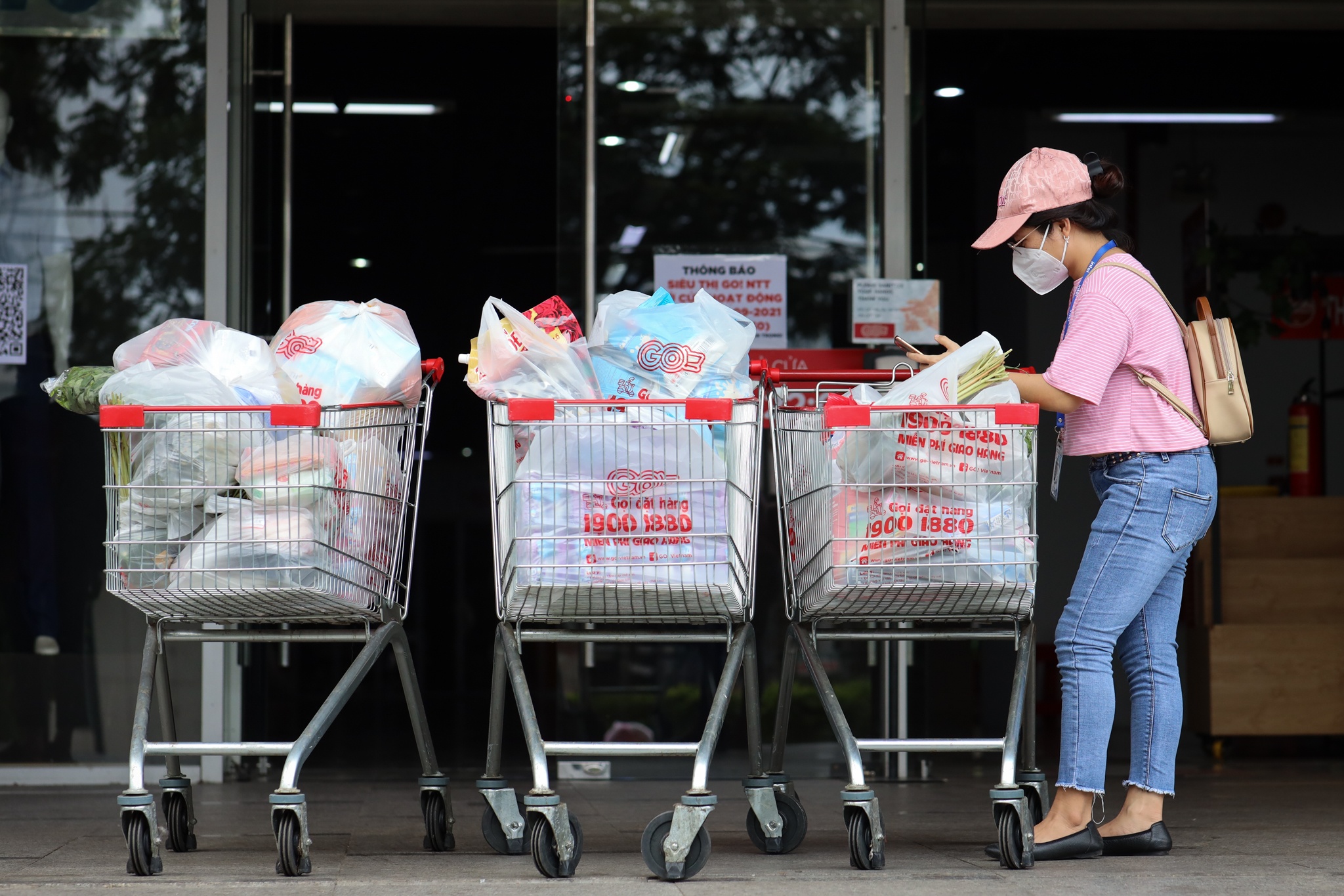 dan quan 7 di sieu thi theo phieu anh 13