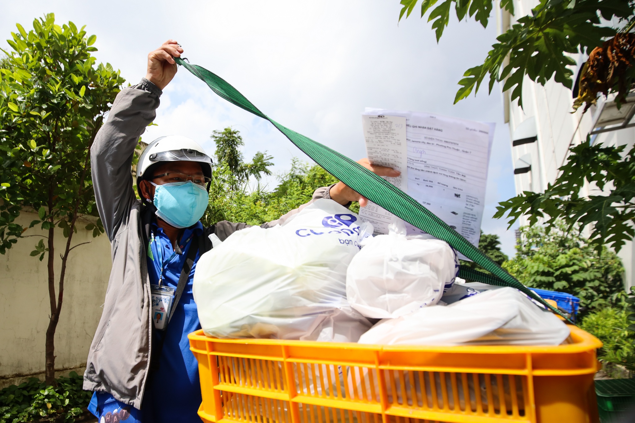 dan quan 7 di sieu thi theo phieu anh 9