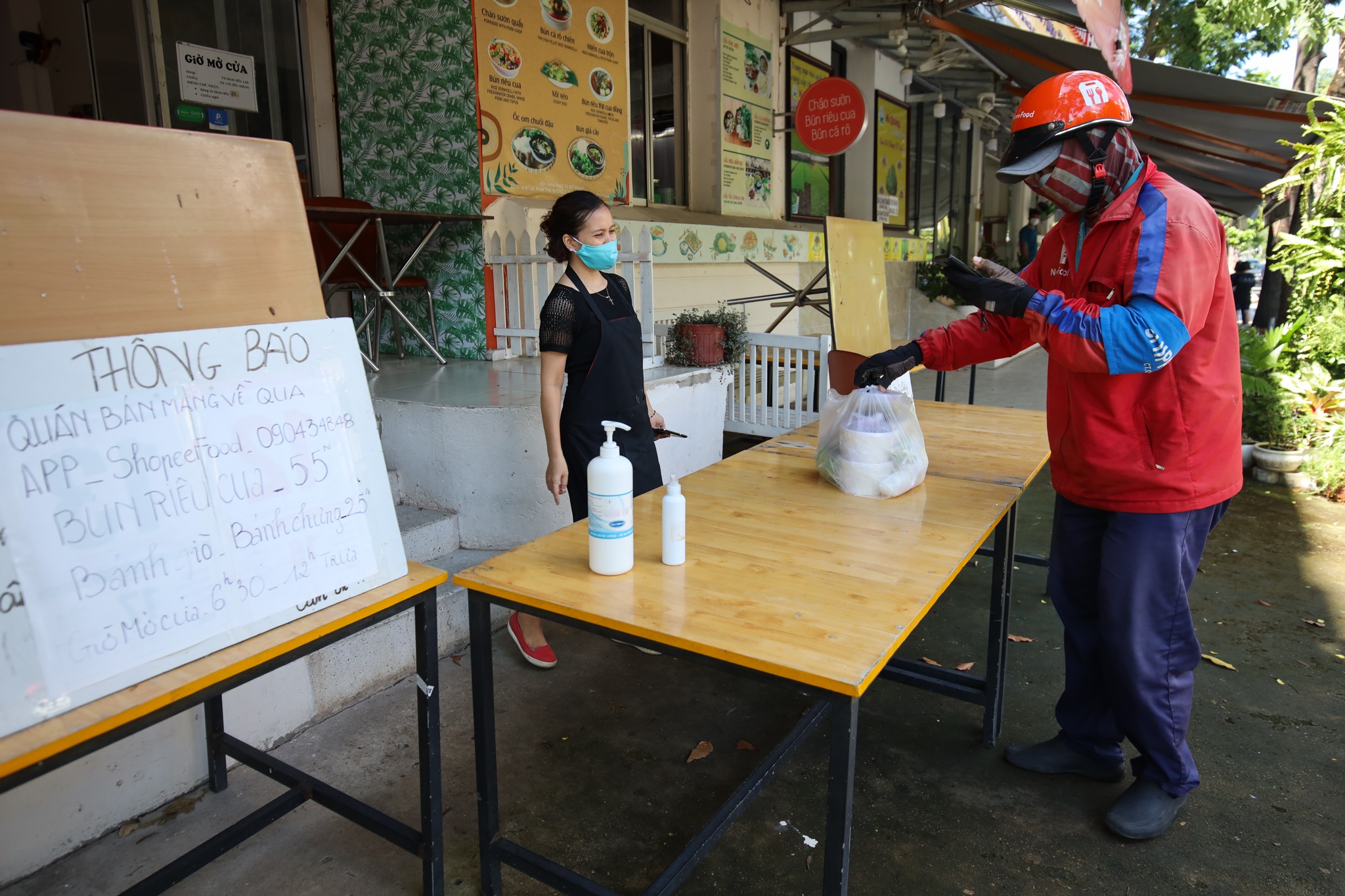 hang quan quan 7 trong binh thuong moi anh 4