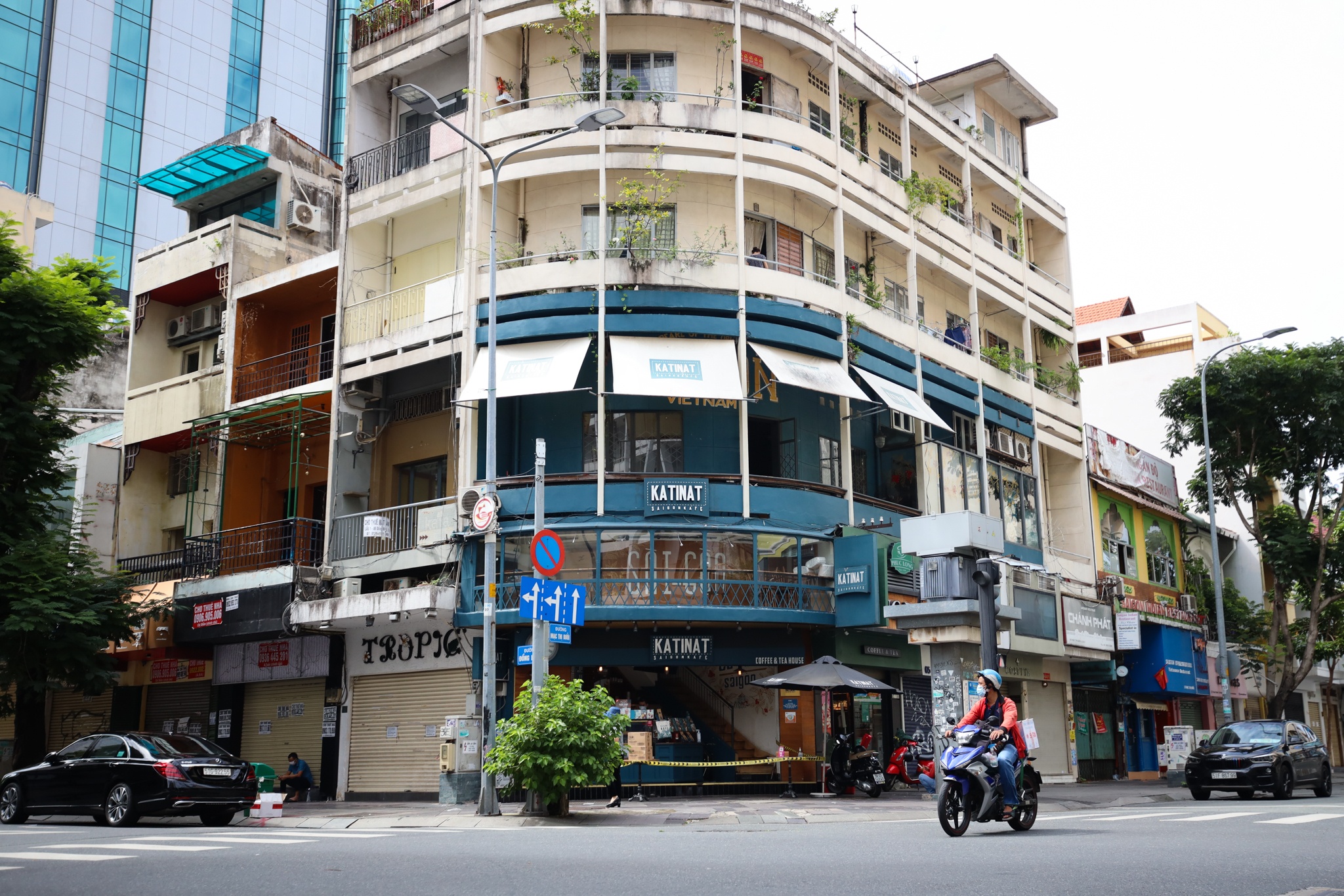 Cac chuoi cafe lon o TP.HCM ban mang ve anh 1