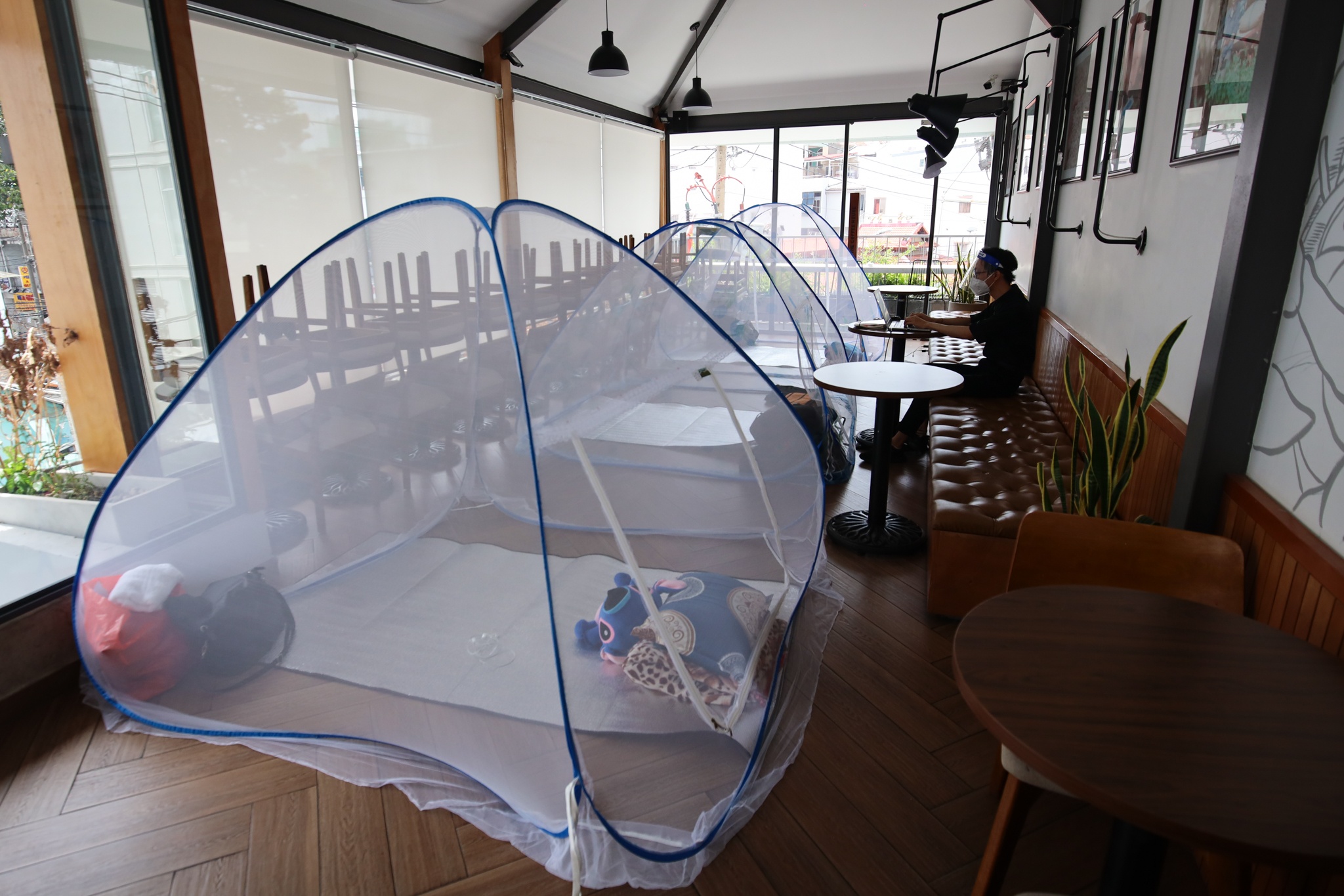 Cac chuoi cafe lon o TP.HCM ban mang ve anh 6