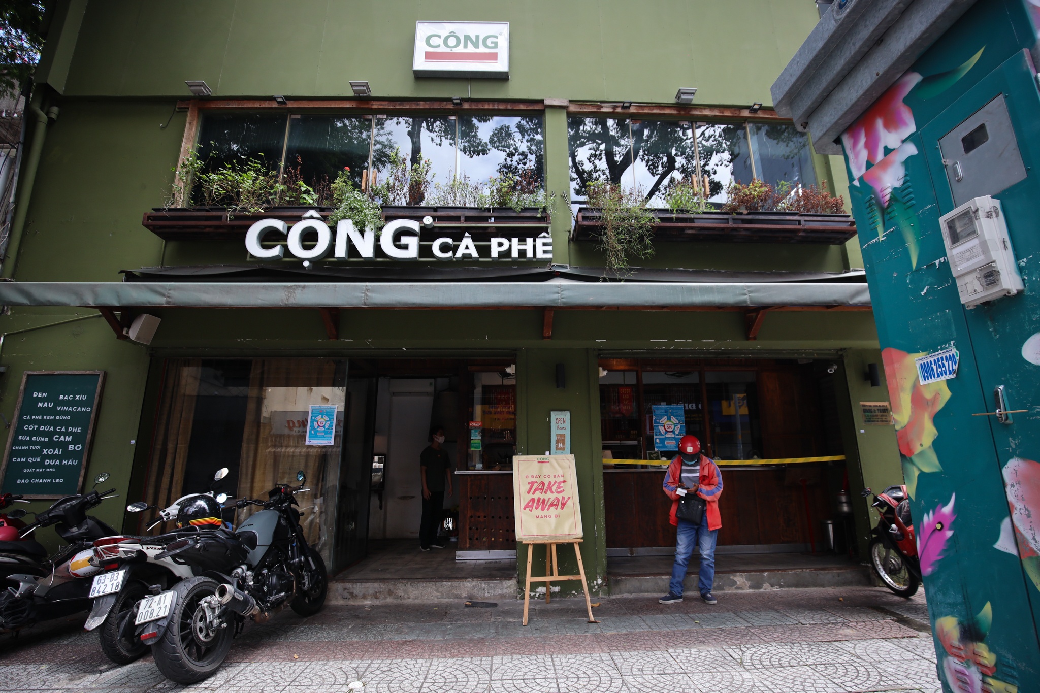 Cac chuoi cafe lon o TP.HCM ban mang ve anh 13