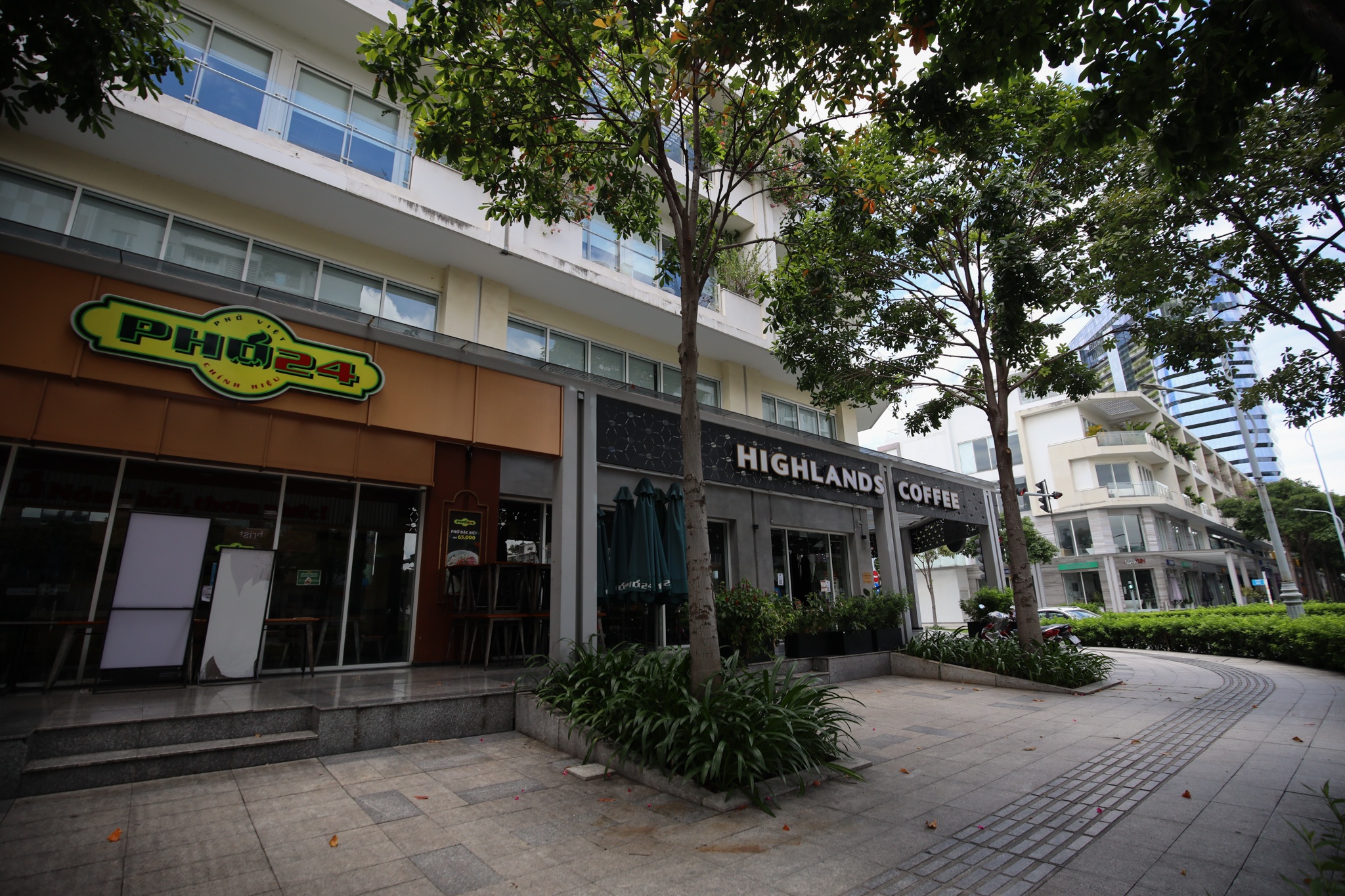 Cac chuoi cafe lon o TP.HCM ban mang ve anh 15