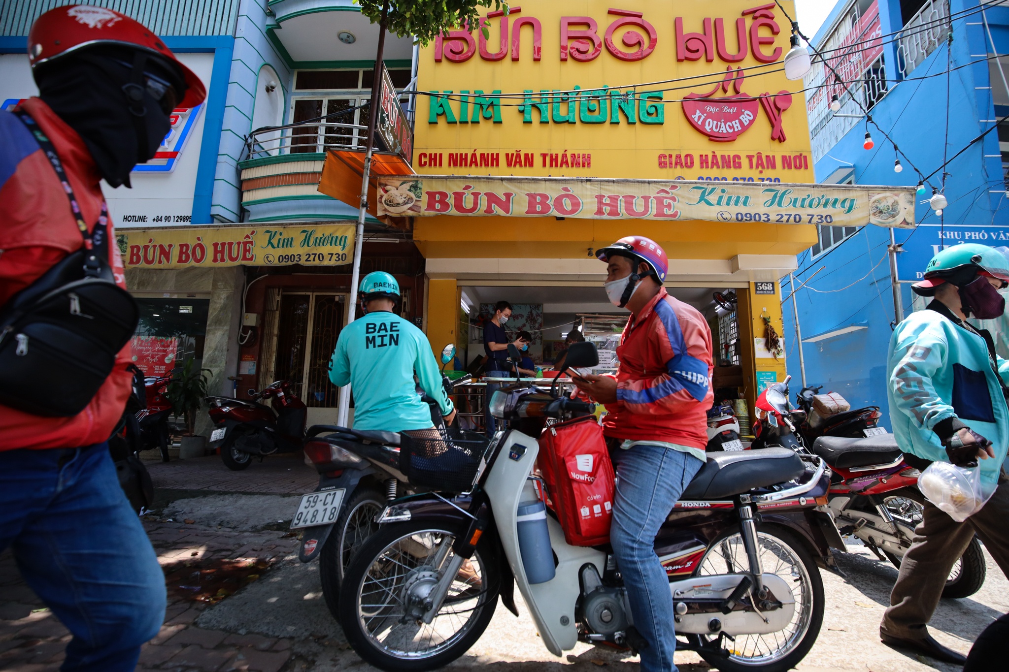 cac quan an ban mang ve dat khach anh 1