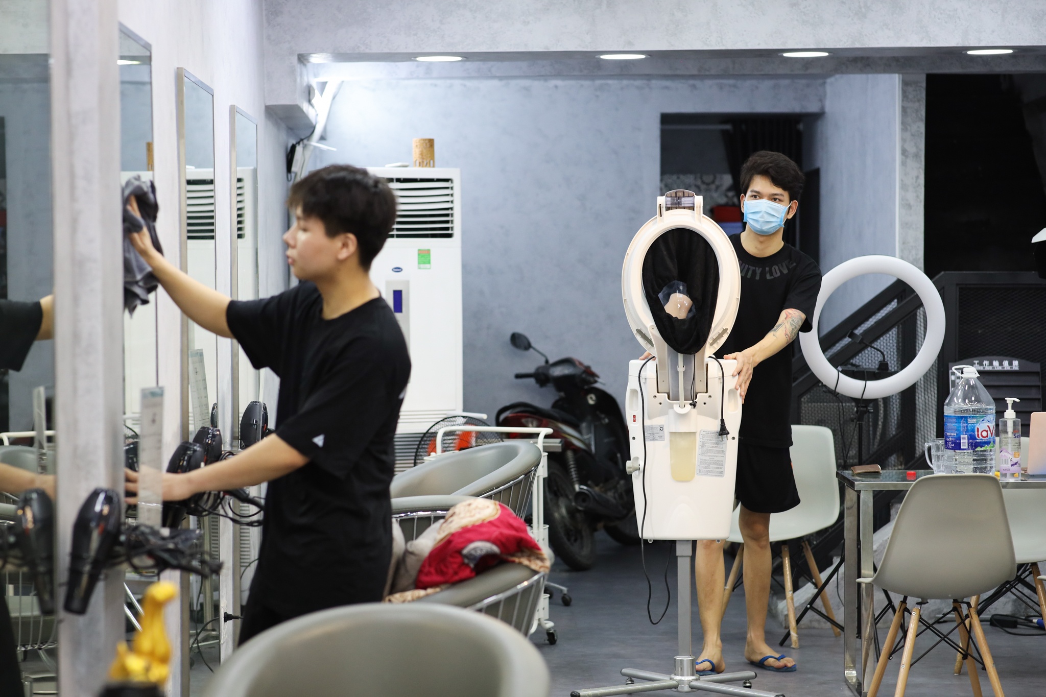 tiệm cắt tóc mở cửa ảnh 9 tiem cat toc mo cua anh 9