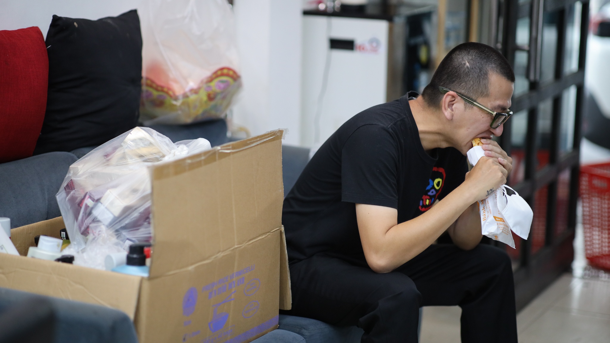 ngày đầu tiệm cắt tóc ở TP.HCM mở lại ảnh 3 ngay dau tiem cat toc o TP.HCM mo lai anh 3