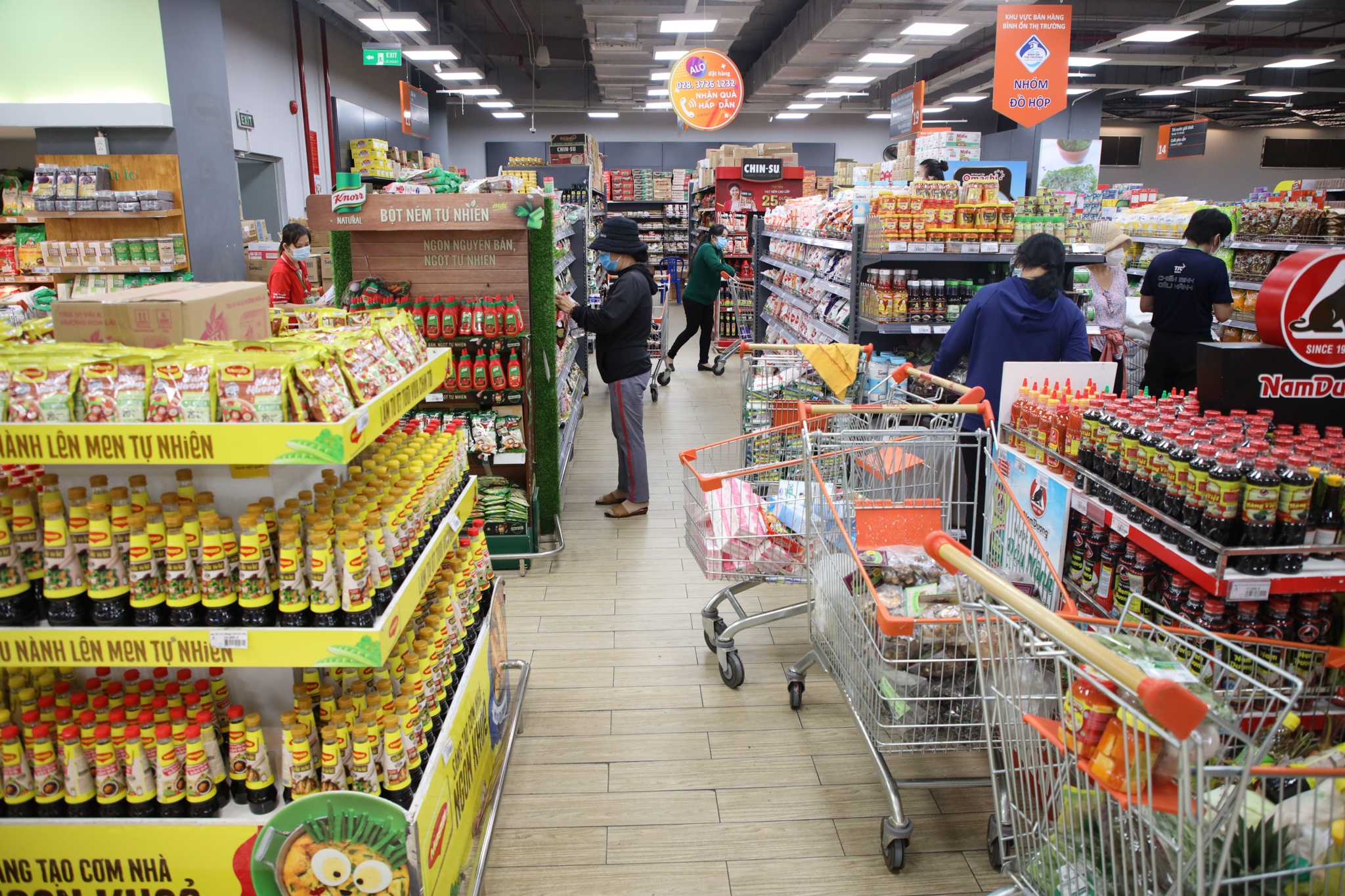 mua sam o trung tam thuong mai anh 9