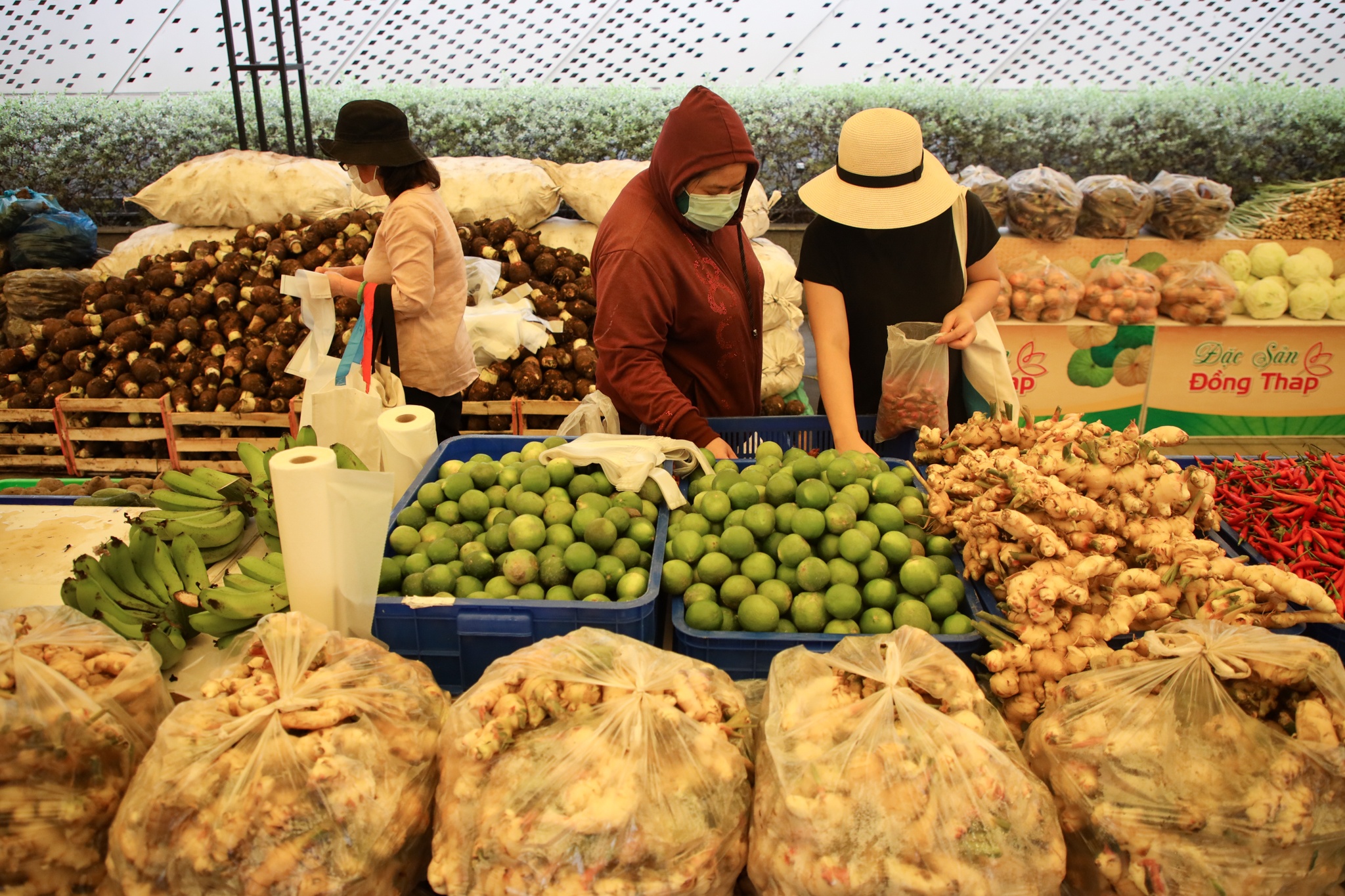 mua sam o trung tam thuong mai anh 6