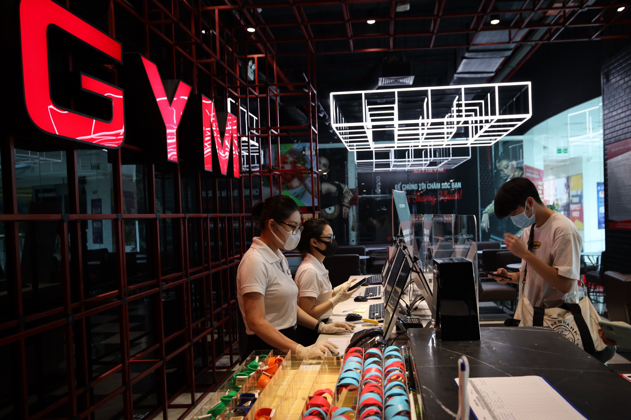 phong tap gym o tp.hcm mo cua anh 2