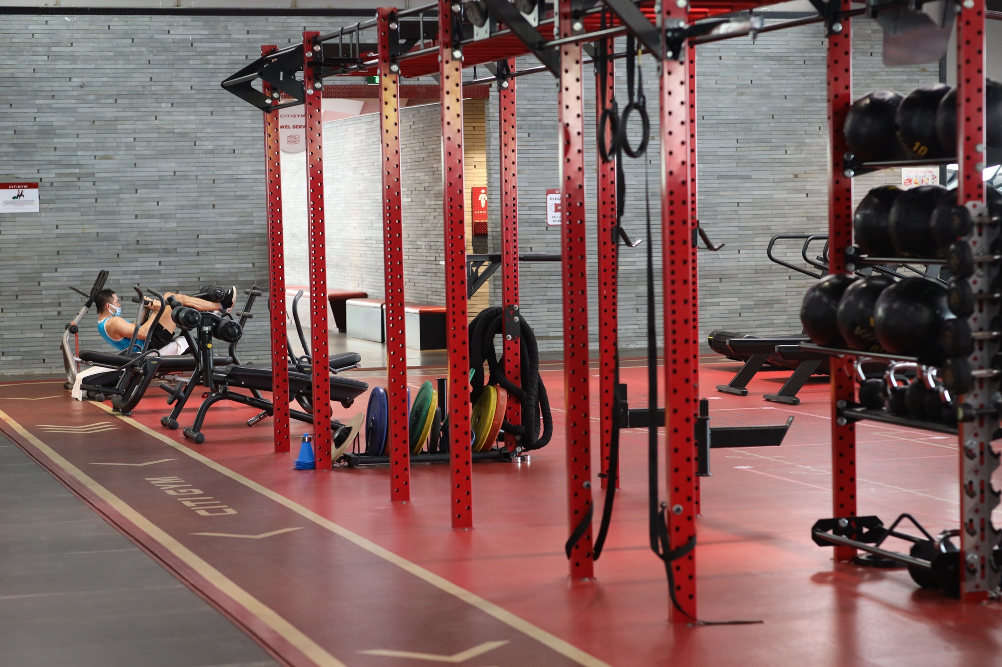 phong tap gym o tp.hcm mo cua anh 3