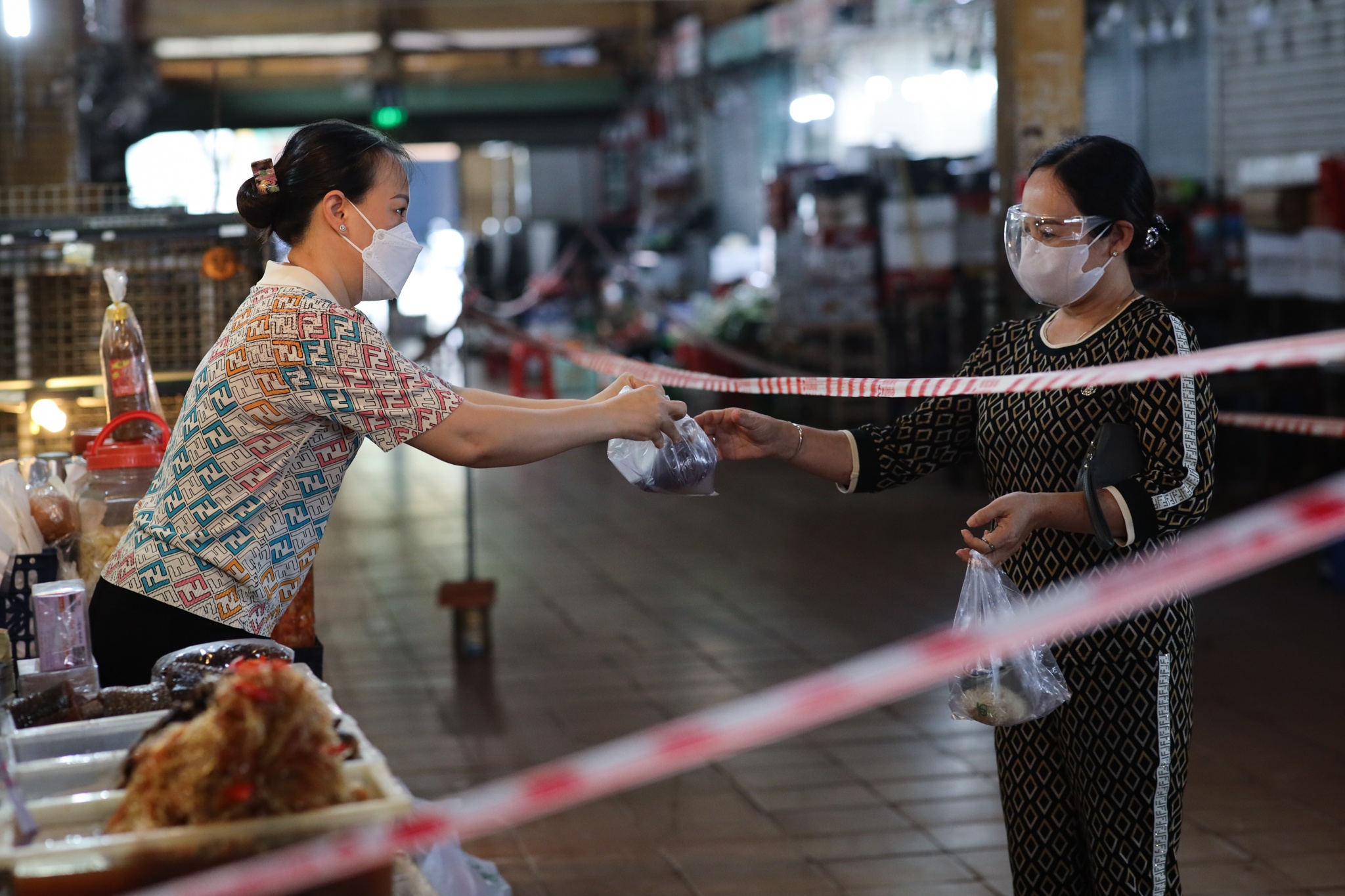 cho Ben Thanh sau 4 thang gian cach anh 5