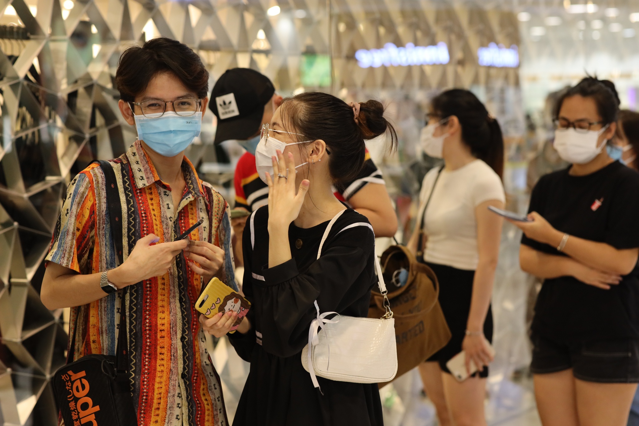 mua sam ngay cuoi tuan o TP.HCM anh 3