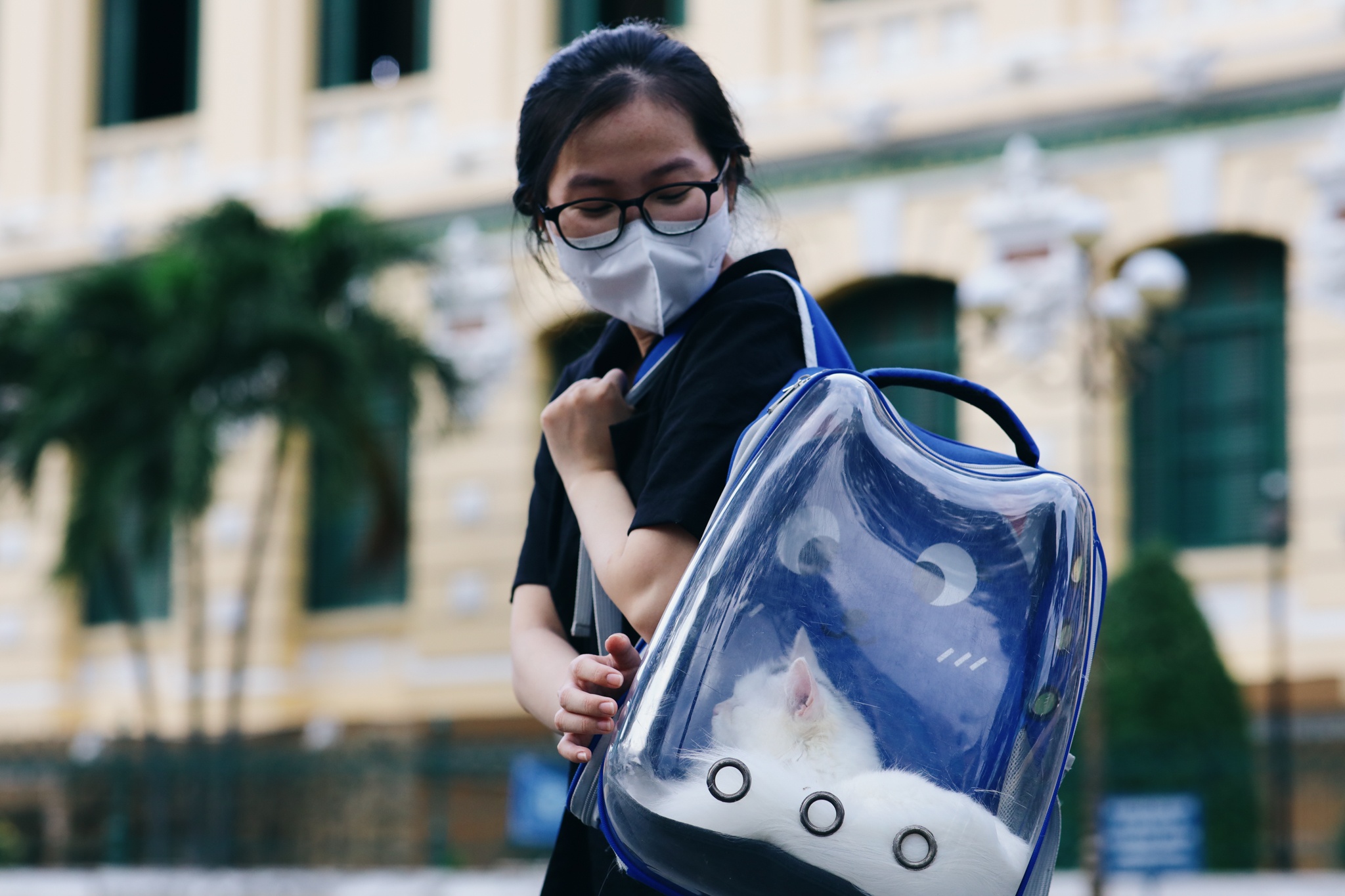 gioi tre xuong pho sau gian cach anh 11