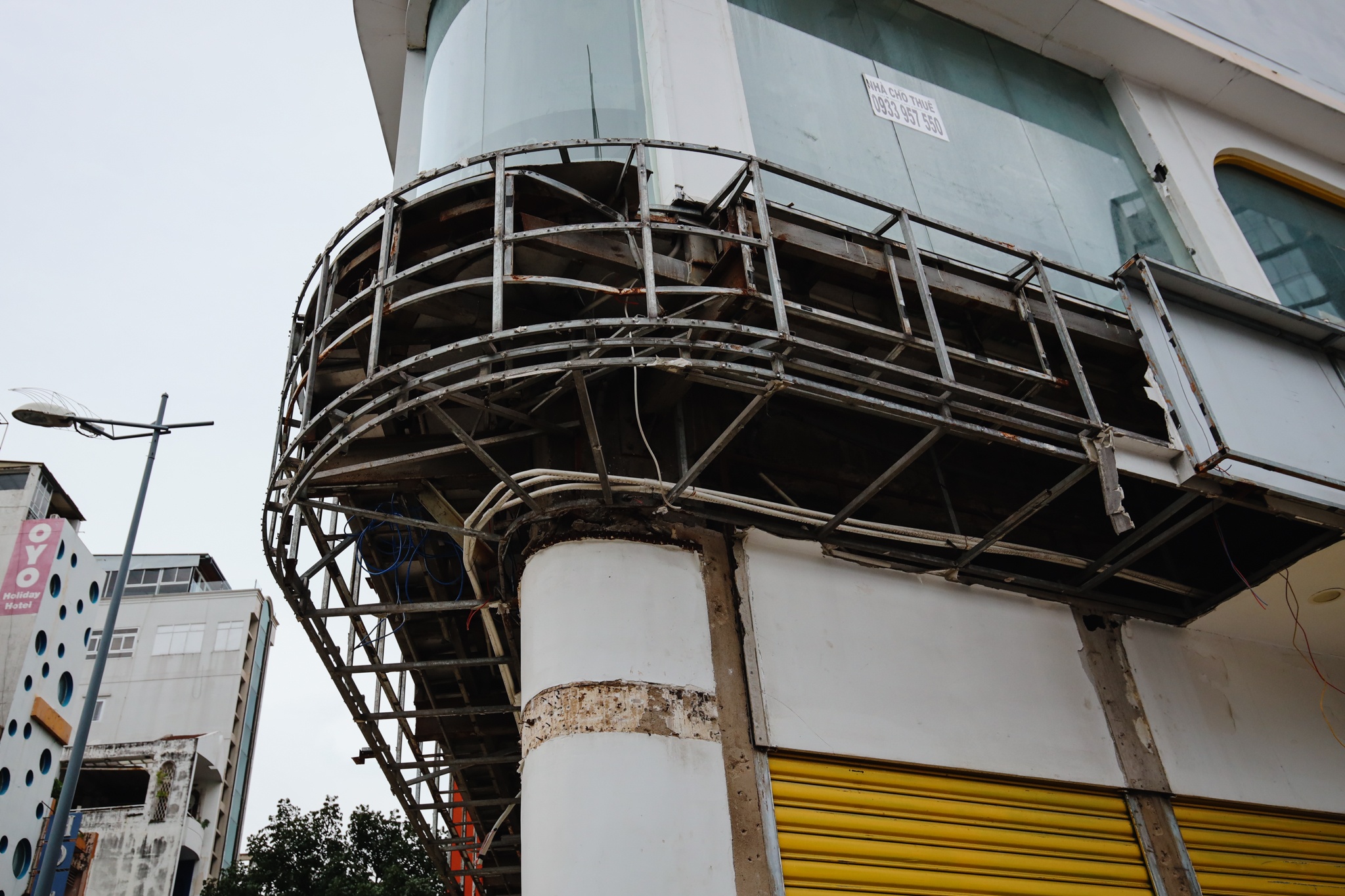 mat bang nga 6 Phu Dong sau gian cach anh 4