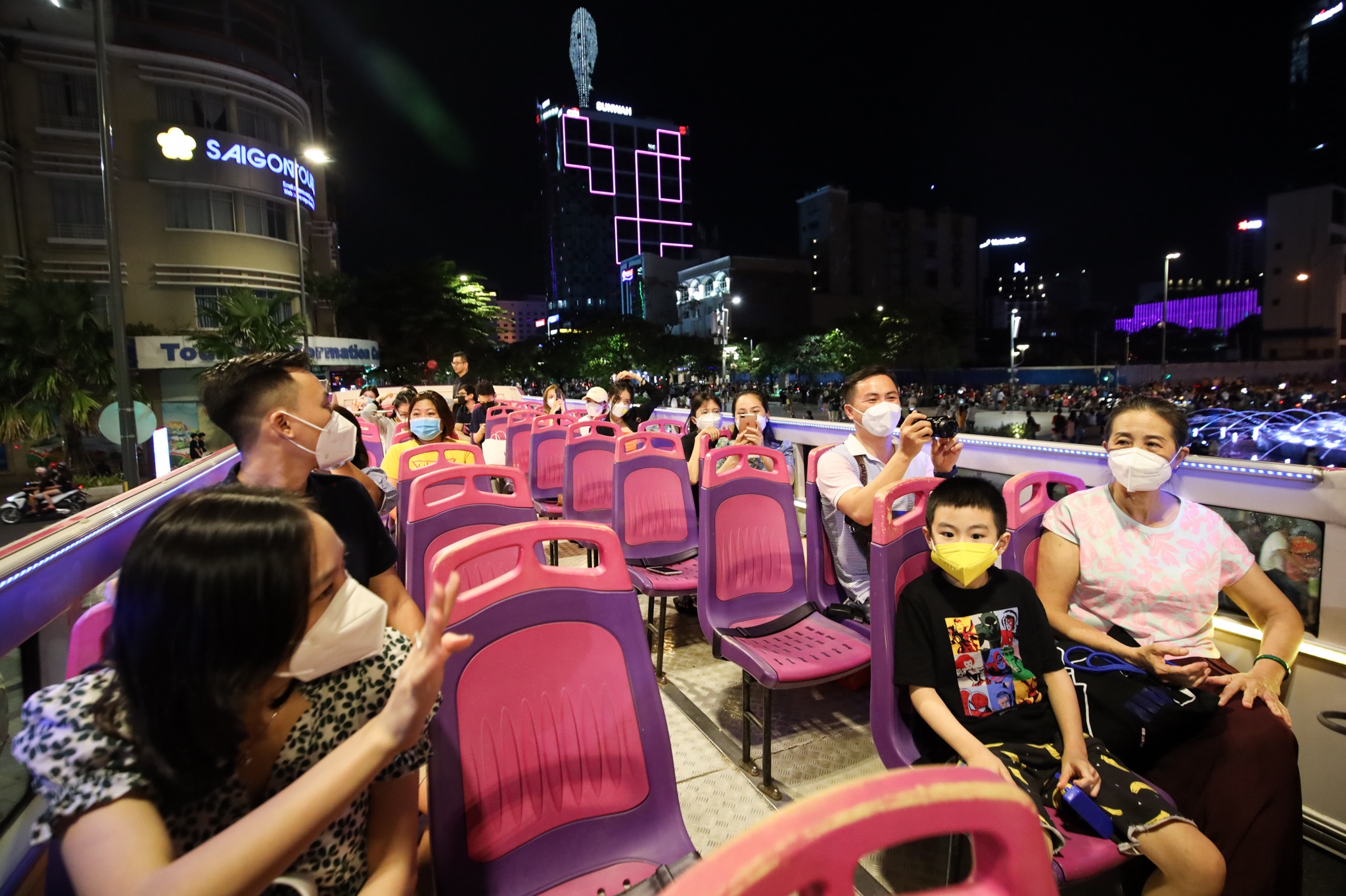 Trung tam TP.HCM dong duc ngay cuoi tuan anh 7