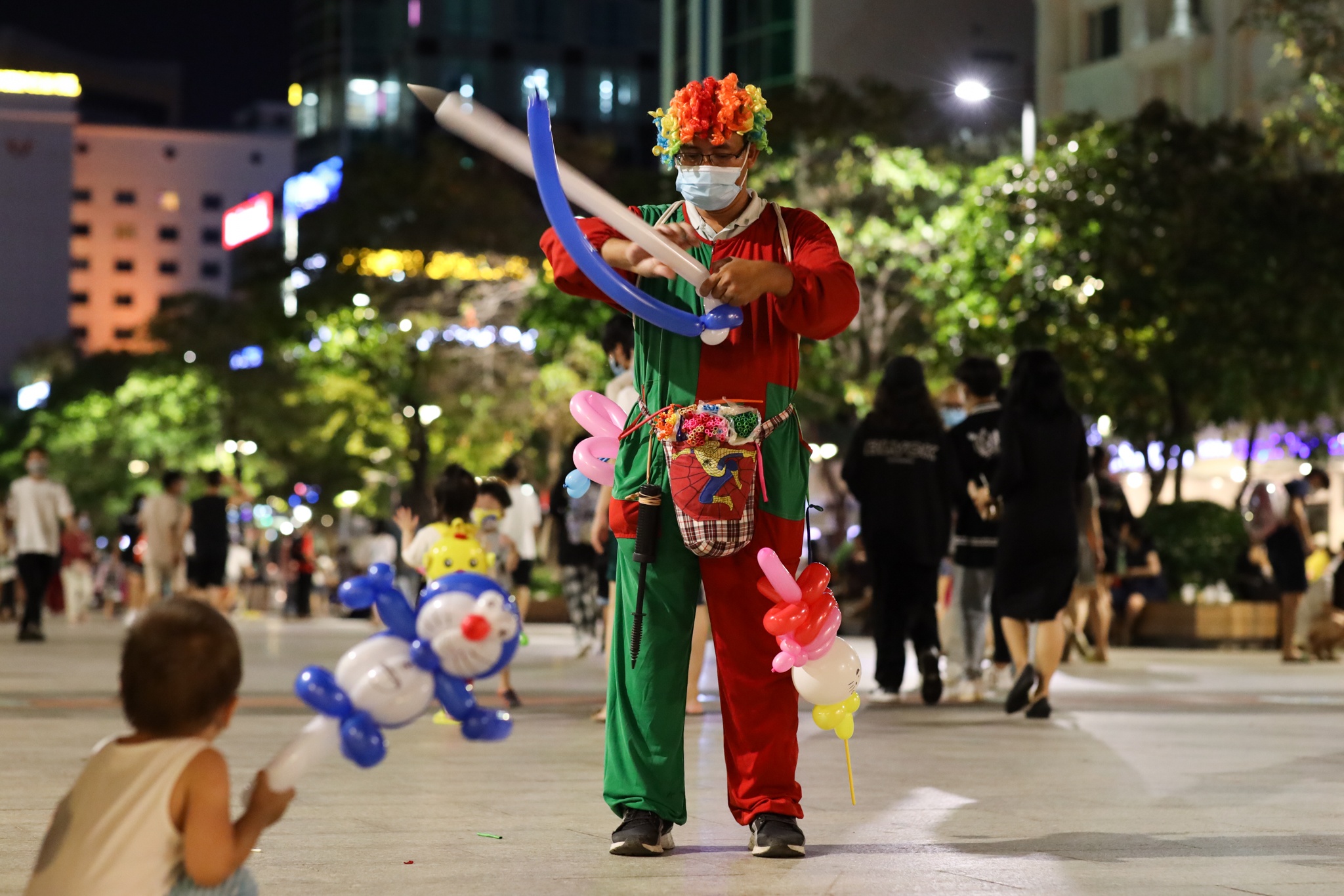 Trung tam TP.HCM dong duc ngay cuoi tuan anh 6