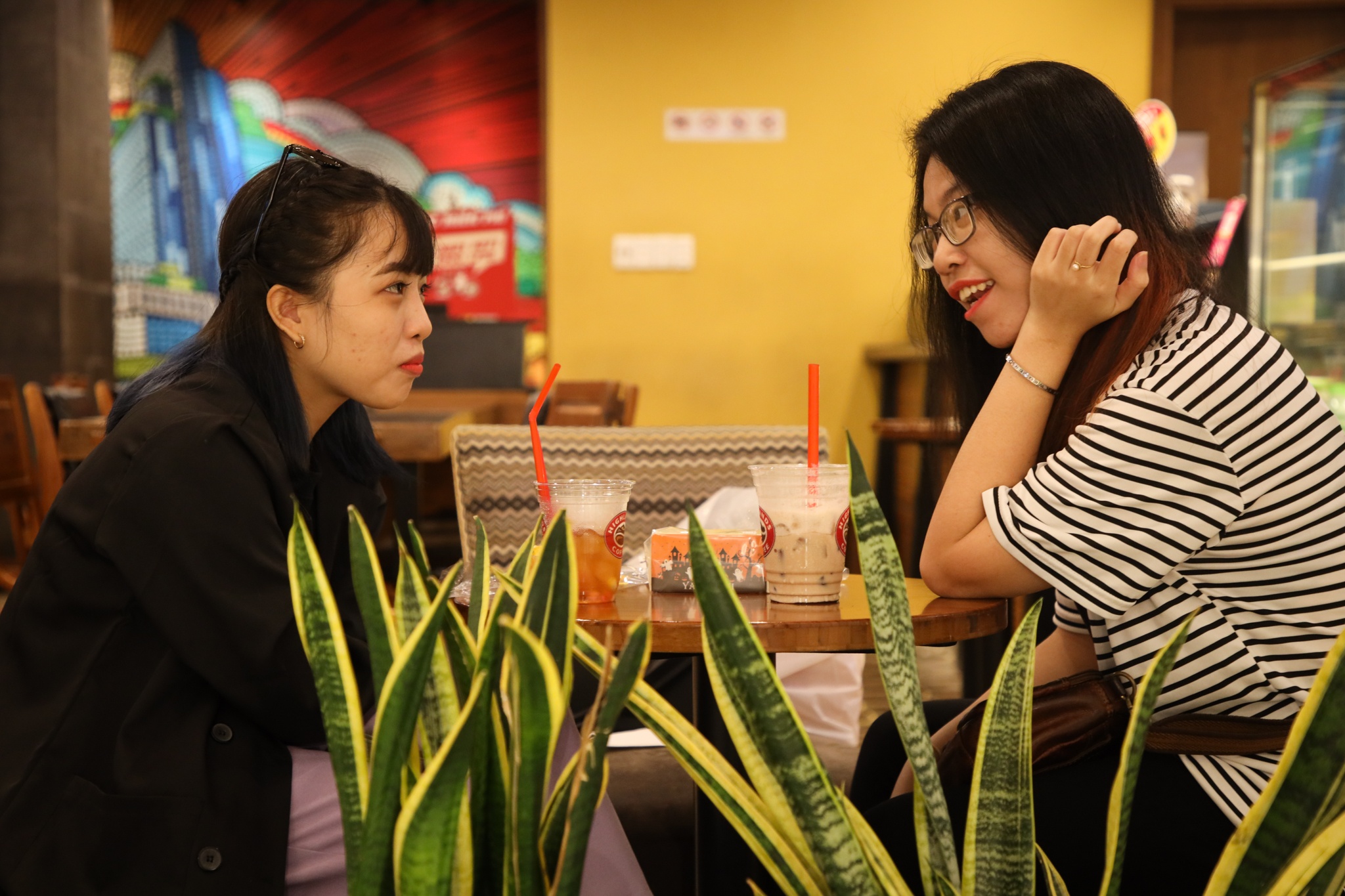 lac dac cua hang o trung tam thuong mai ban tai cho anh 6