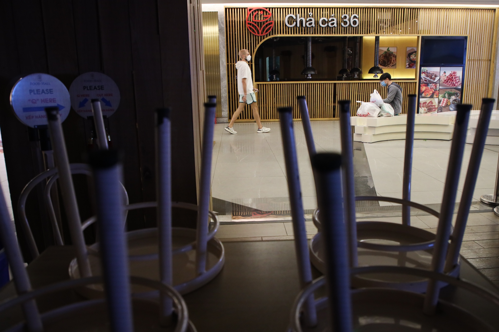 Nhieu chuoi F&B tai cac trung tam thuong mai van dong cua hinh anh