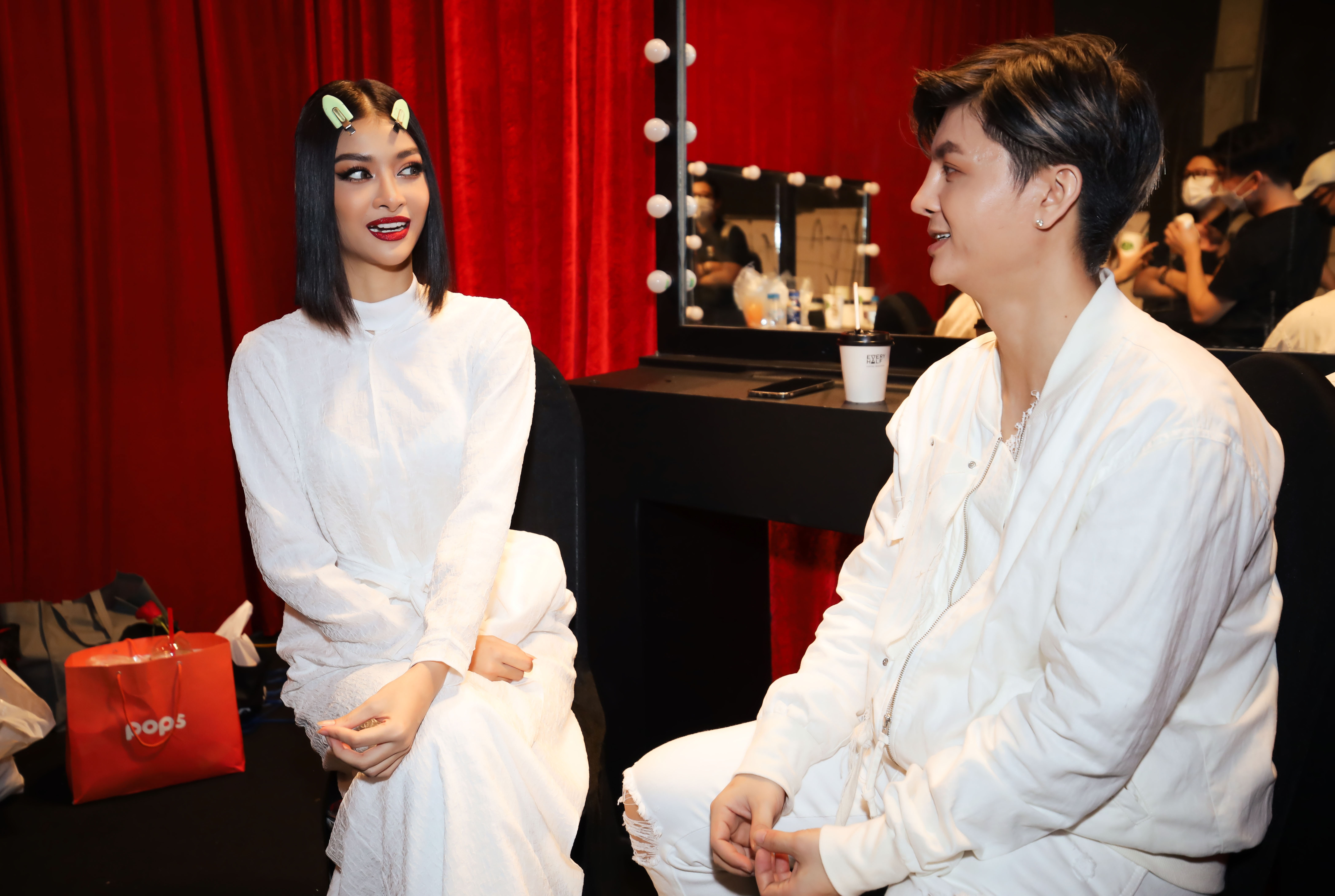 ban ket the heroes anh 6