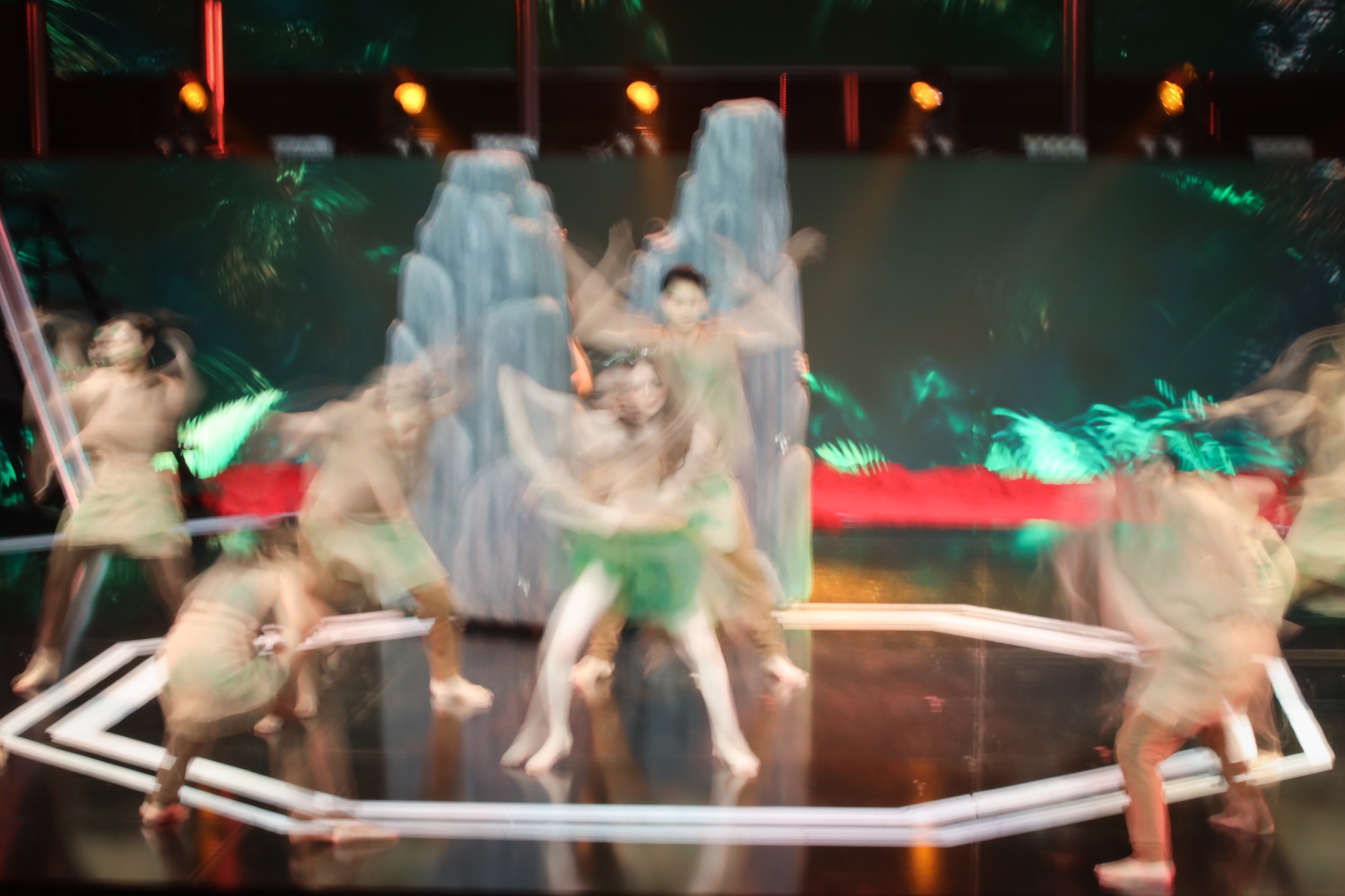 chung ket san dau vu dao anh 18