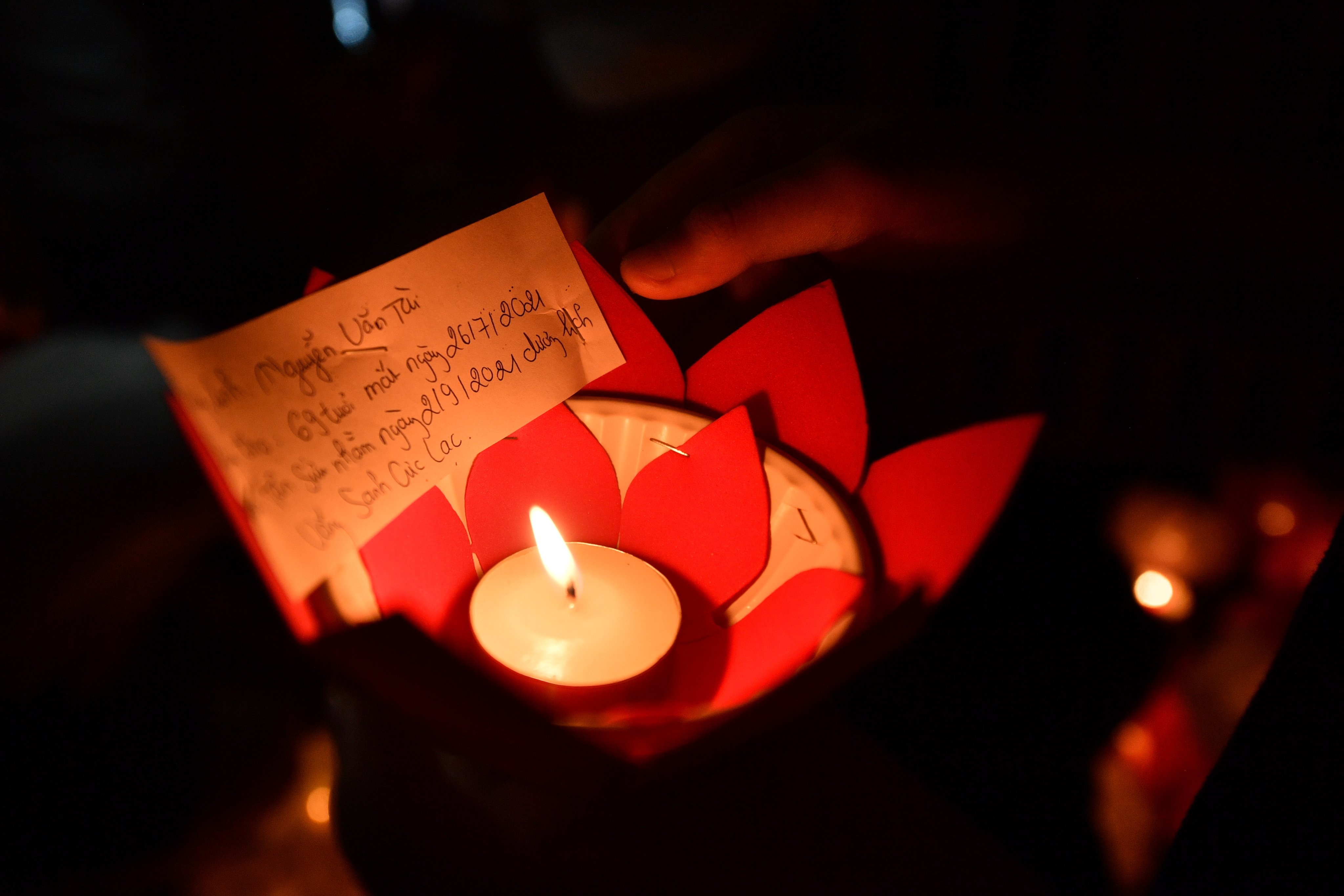 tuong niem nguoi mat vi Covid-19 anh 19