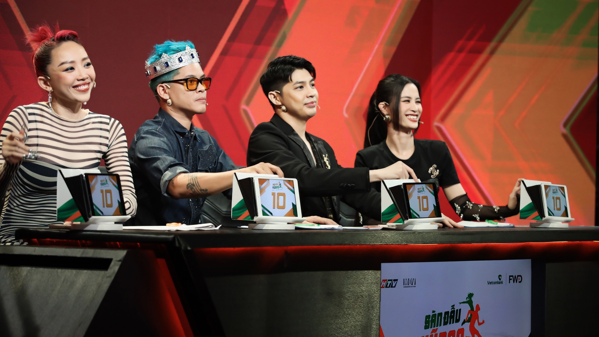 Liz Kim Cương tập nhảy khi đang chấn thương ảnh 18 Liz Kim Cuong tap nhay khi dang chan thuong anh 18