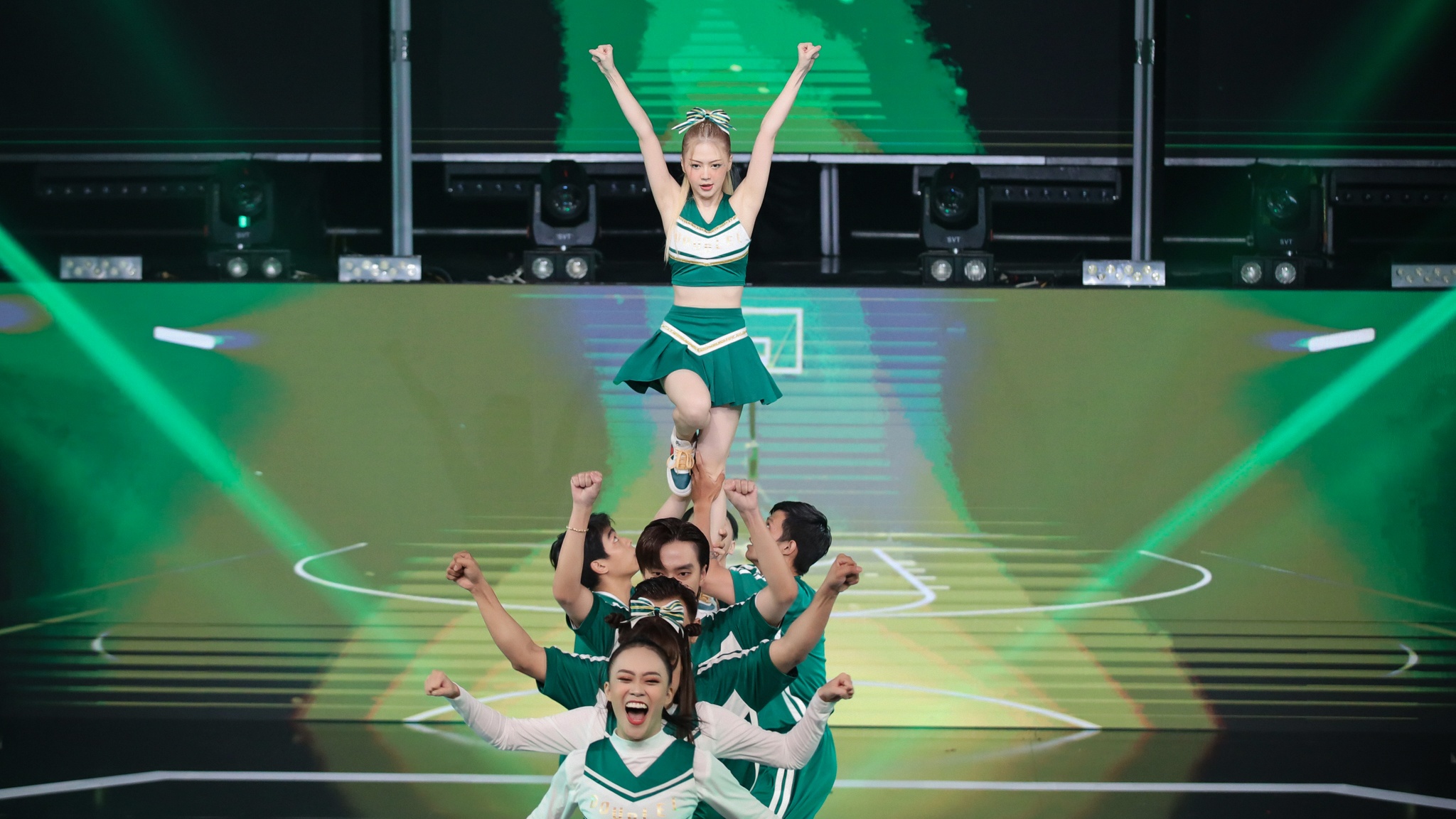 Liz Kim Cương tập nhảy khi đang chấn thương ảnh 9 Liz Kim Cuong tap nhay khi dang chan thuong anh 9