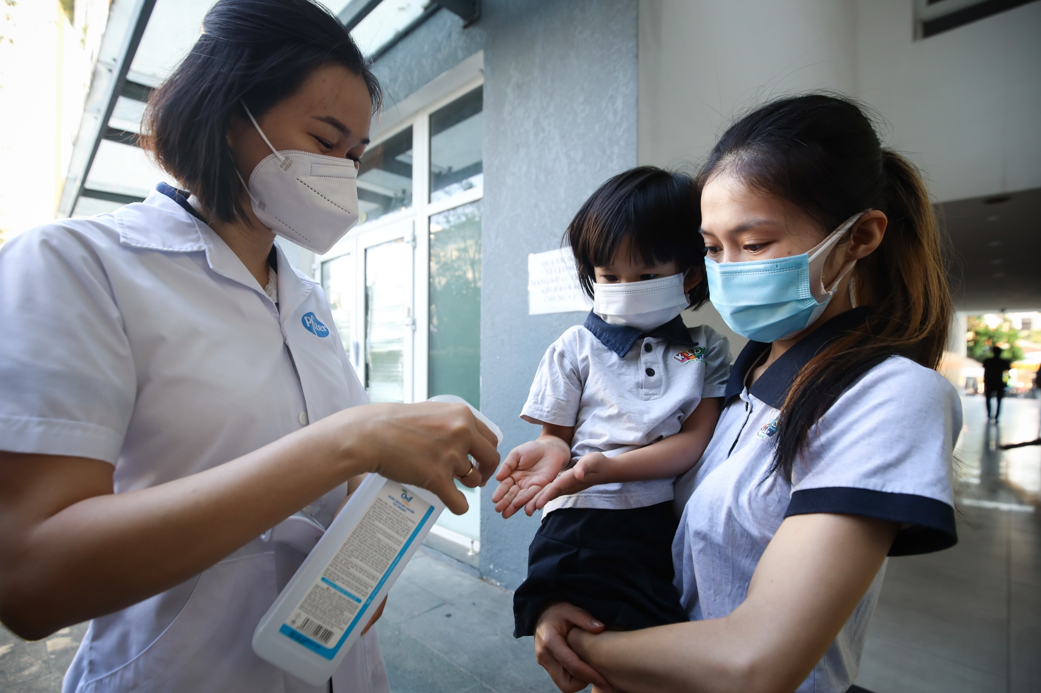 trẻ khóc khi đi học lại ảnh 3 tre khoc khi di hoc lai anh 3