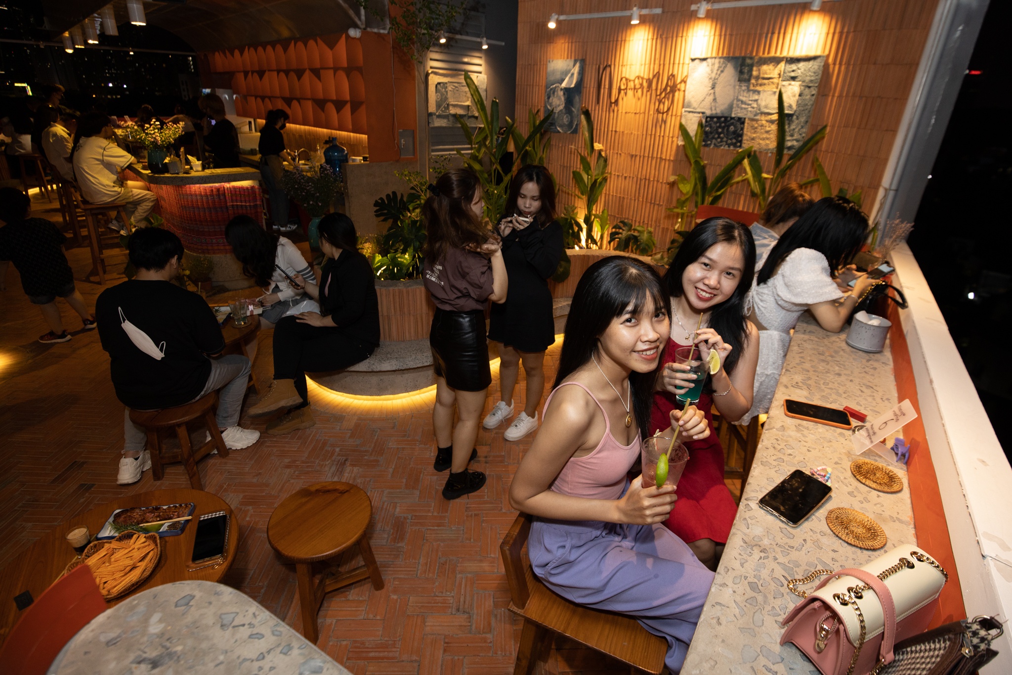 gioi tre vui choi ngay le anh 1