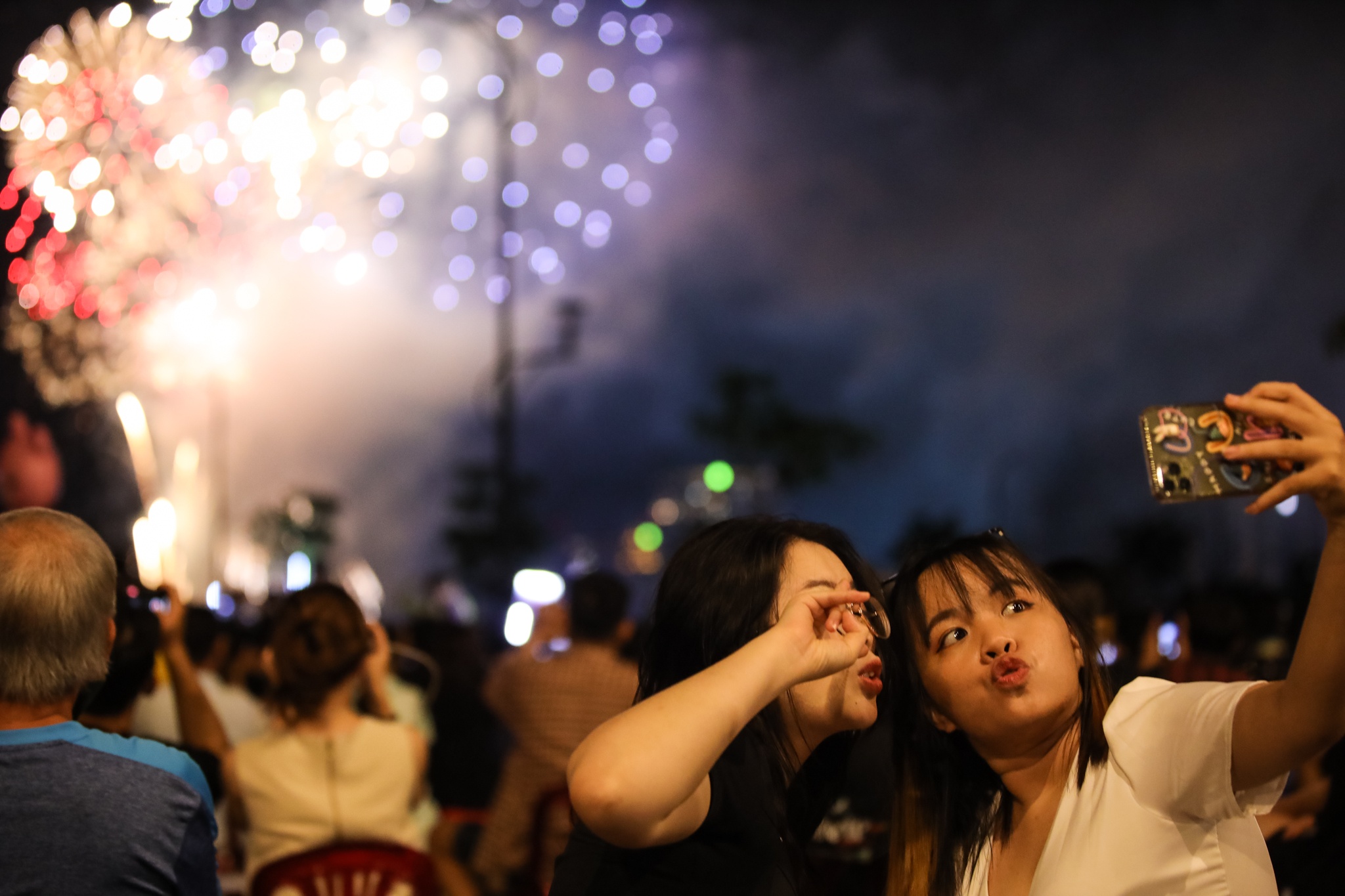 ngắm pháo hoa trên du thuyền ảnh 7 ngam phao hoa tren du thuyen anh 7