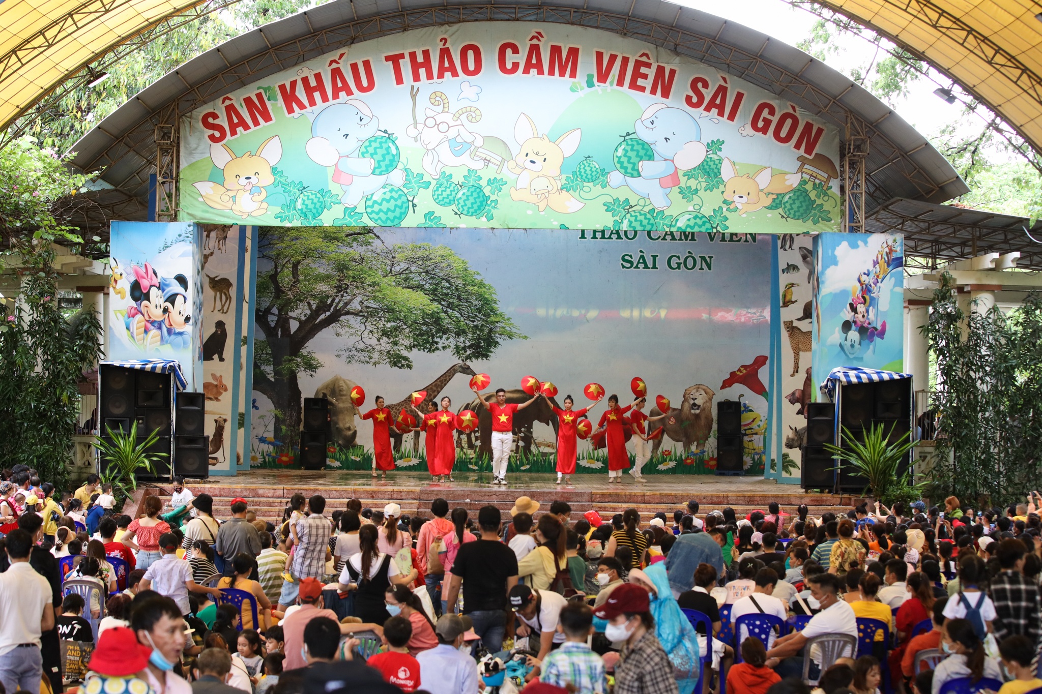 đội mưa vui chơi ở Thảo Cầm Viên ảnh 8 doi mua vui choi o Thao Cam Vien anh 8