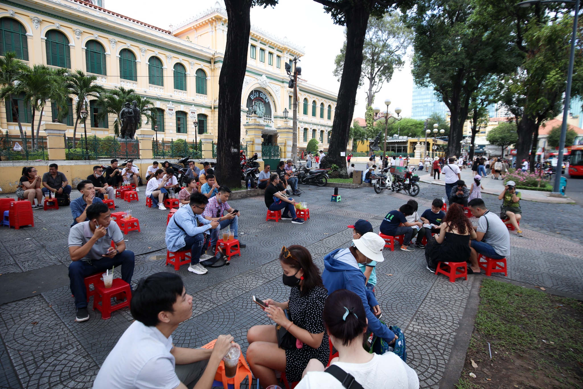 gioi tre trong ngay cuoi nghi le anh 10