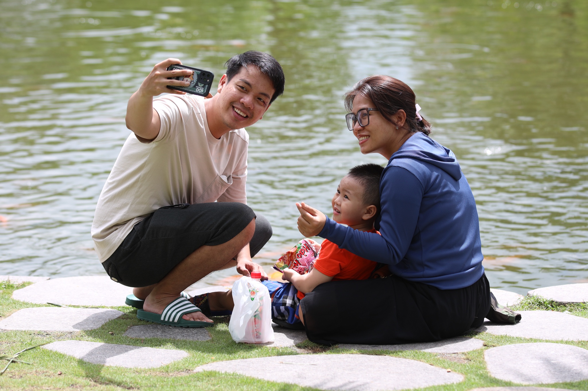 gioi tre trong ngay cuoi nghi le anh 5