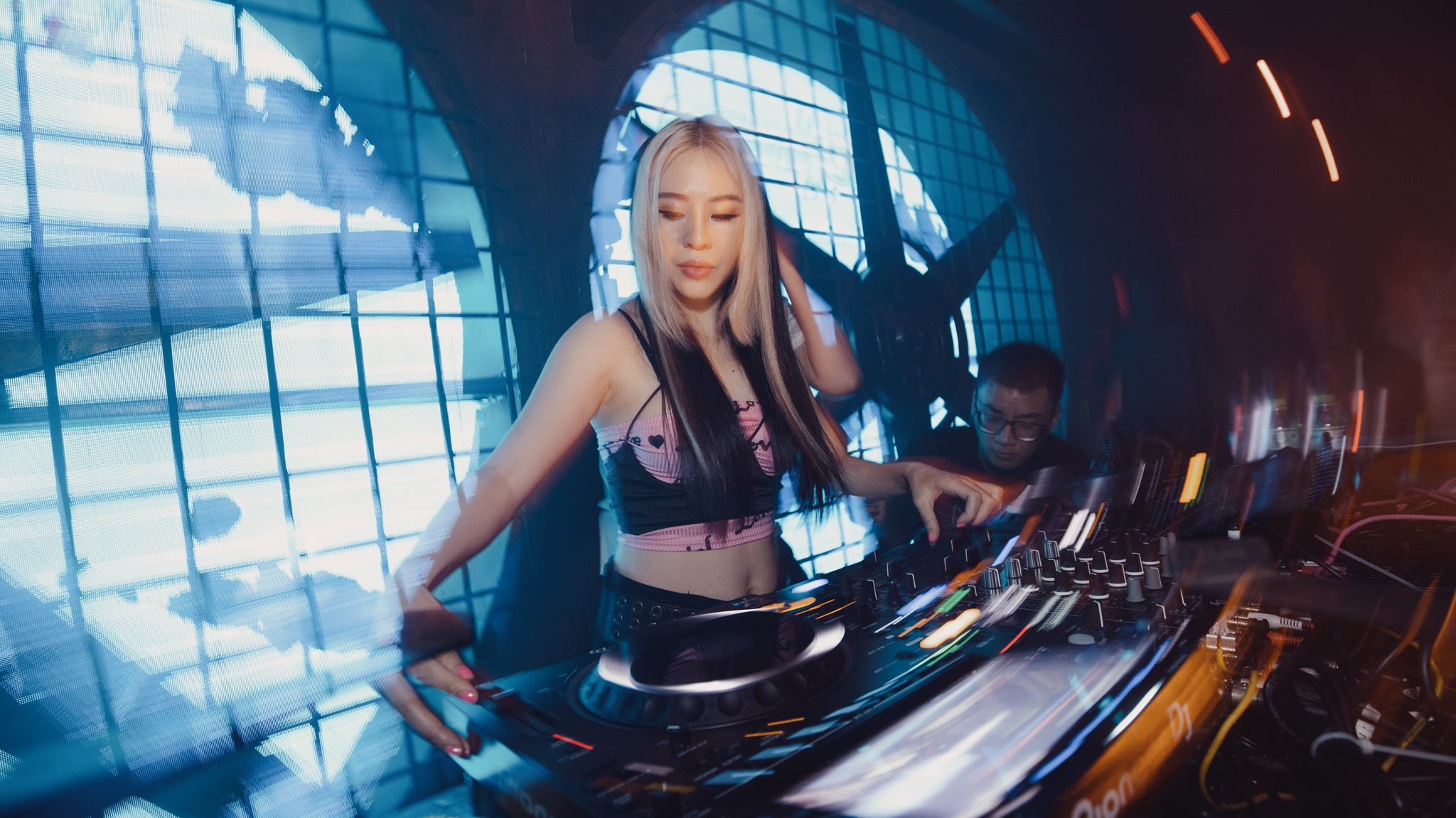 nữ DJ gợi cảm ảnh 4 nu DJ goi cam anh 4