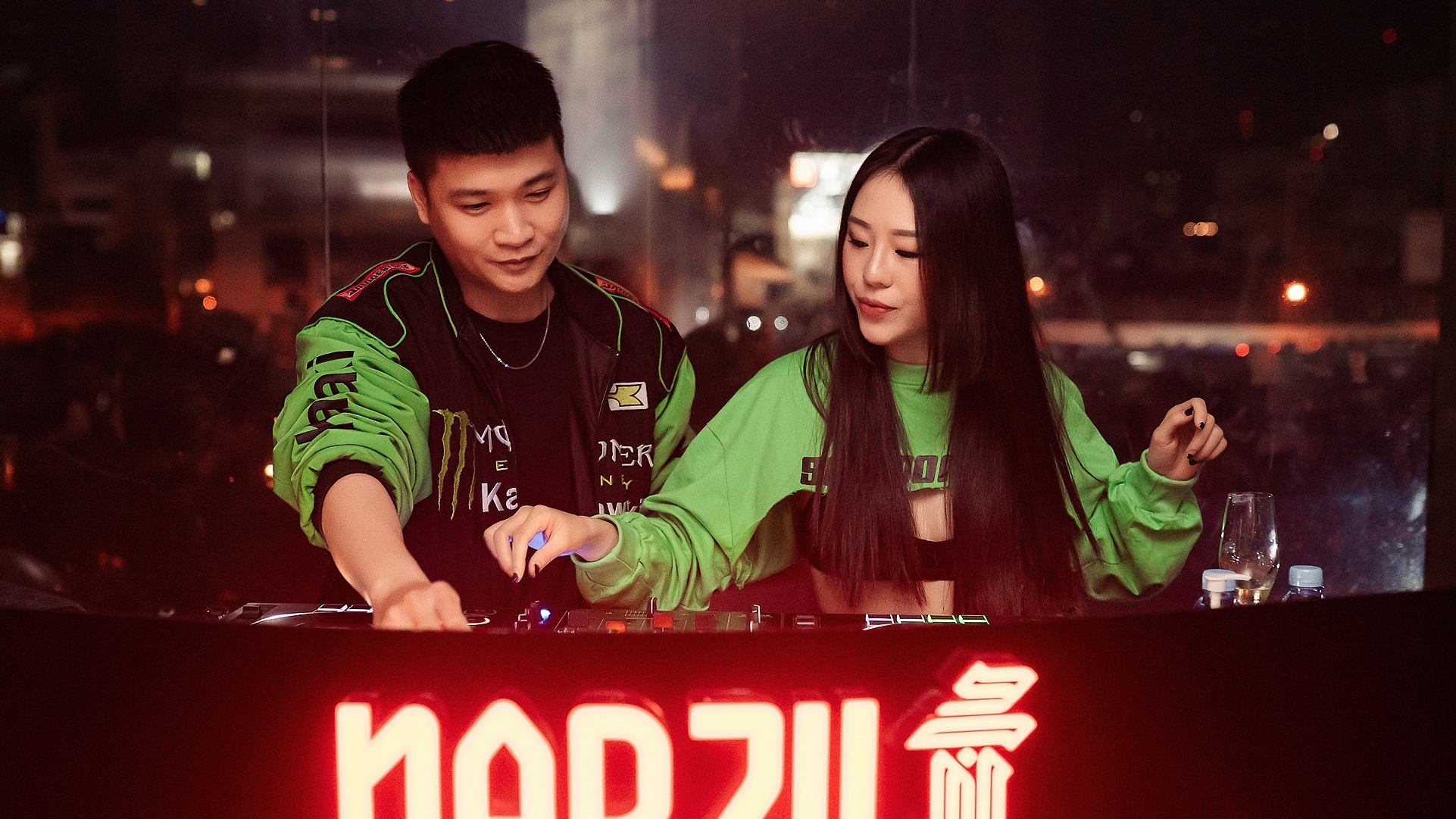 nữ DJ gợi cảm ảnh 6 nu DJ goi cam anh 6