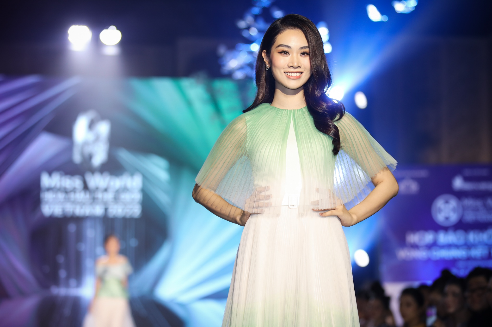 hoa hau the gioi viet nam anh 12