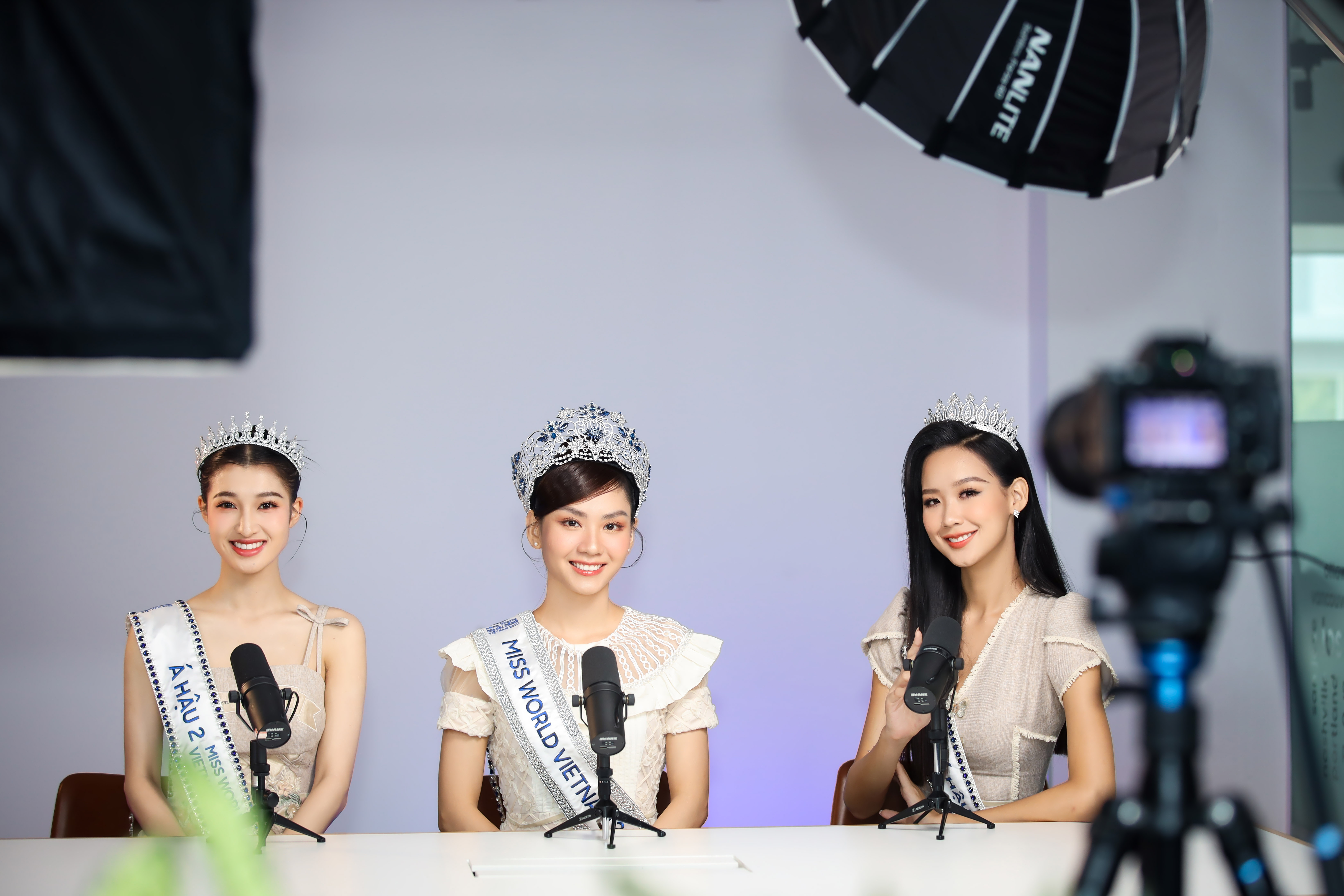 a hau bao ngoc anh 1