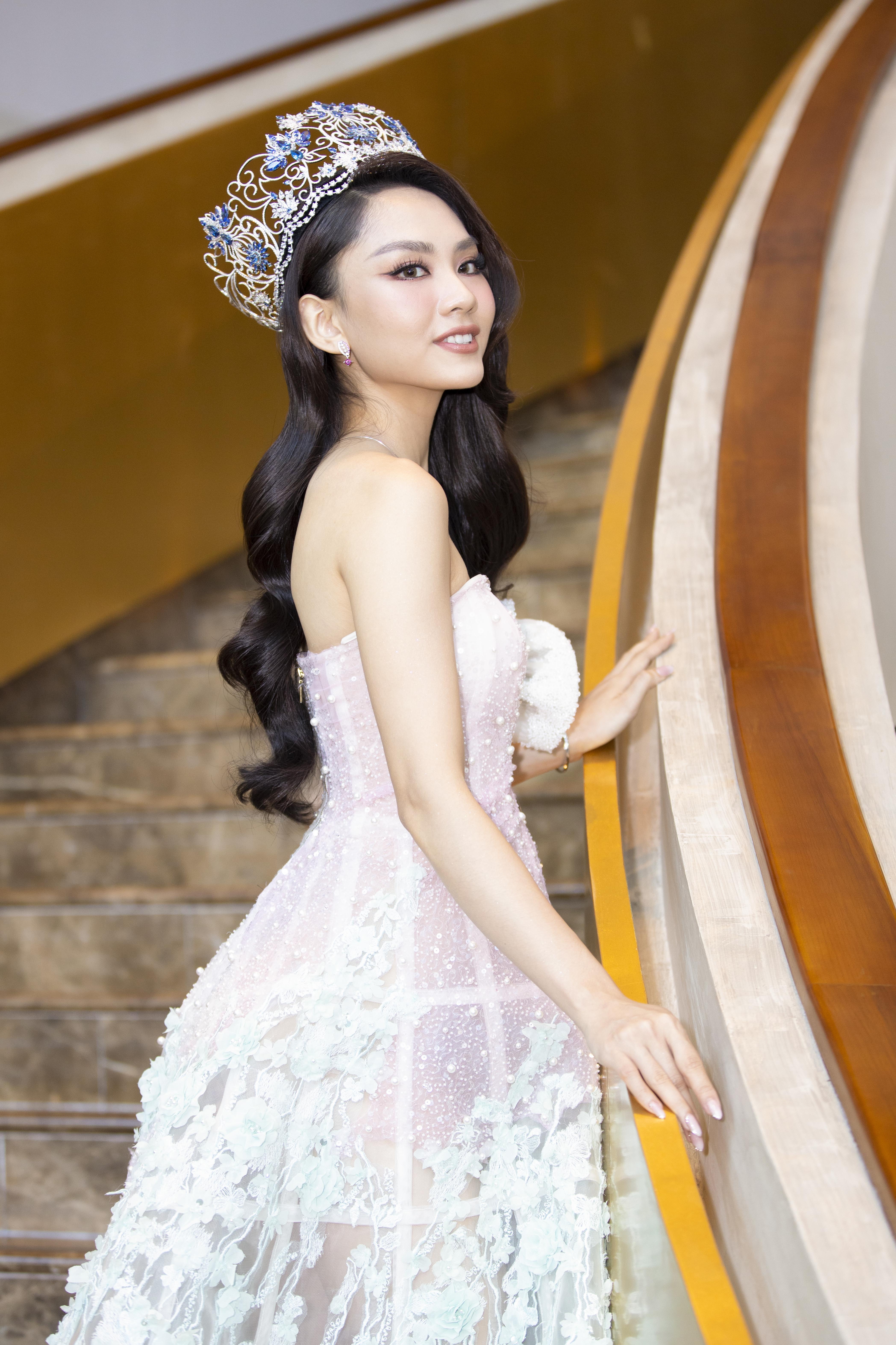 a hau bao ngoc anh 8