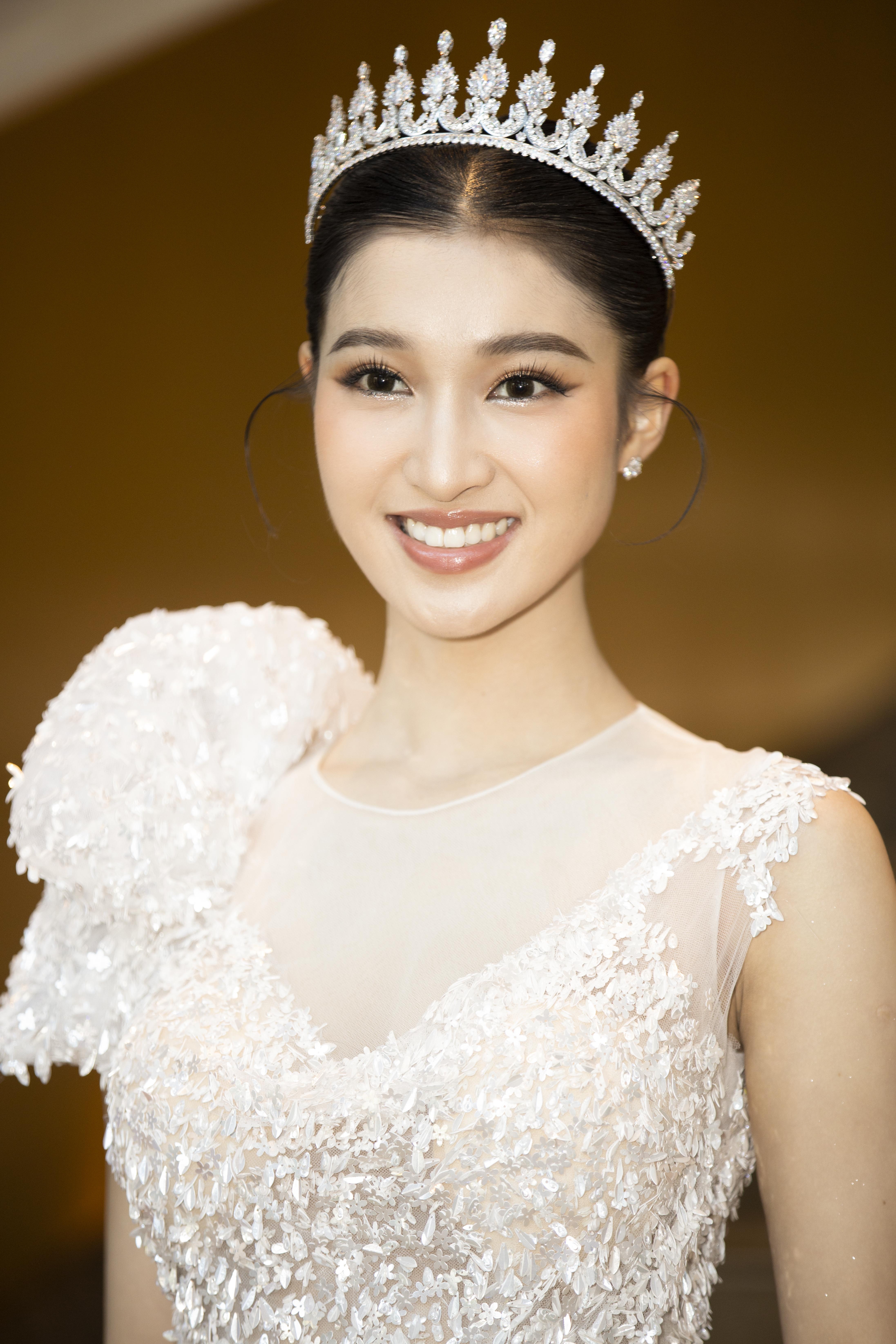 a hau bao ngoc anh 10