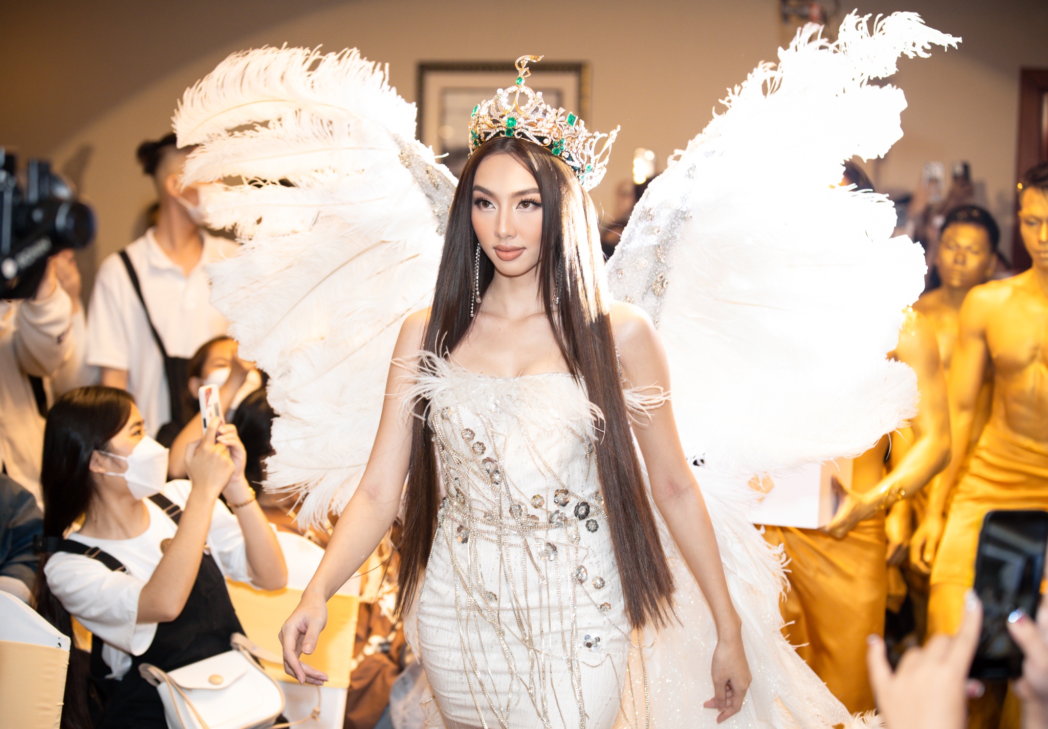 hoa hau hoa binh anh 1