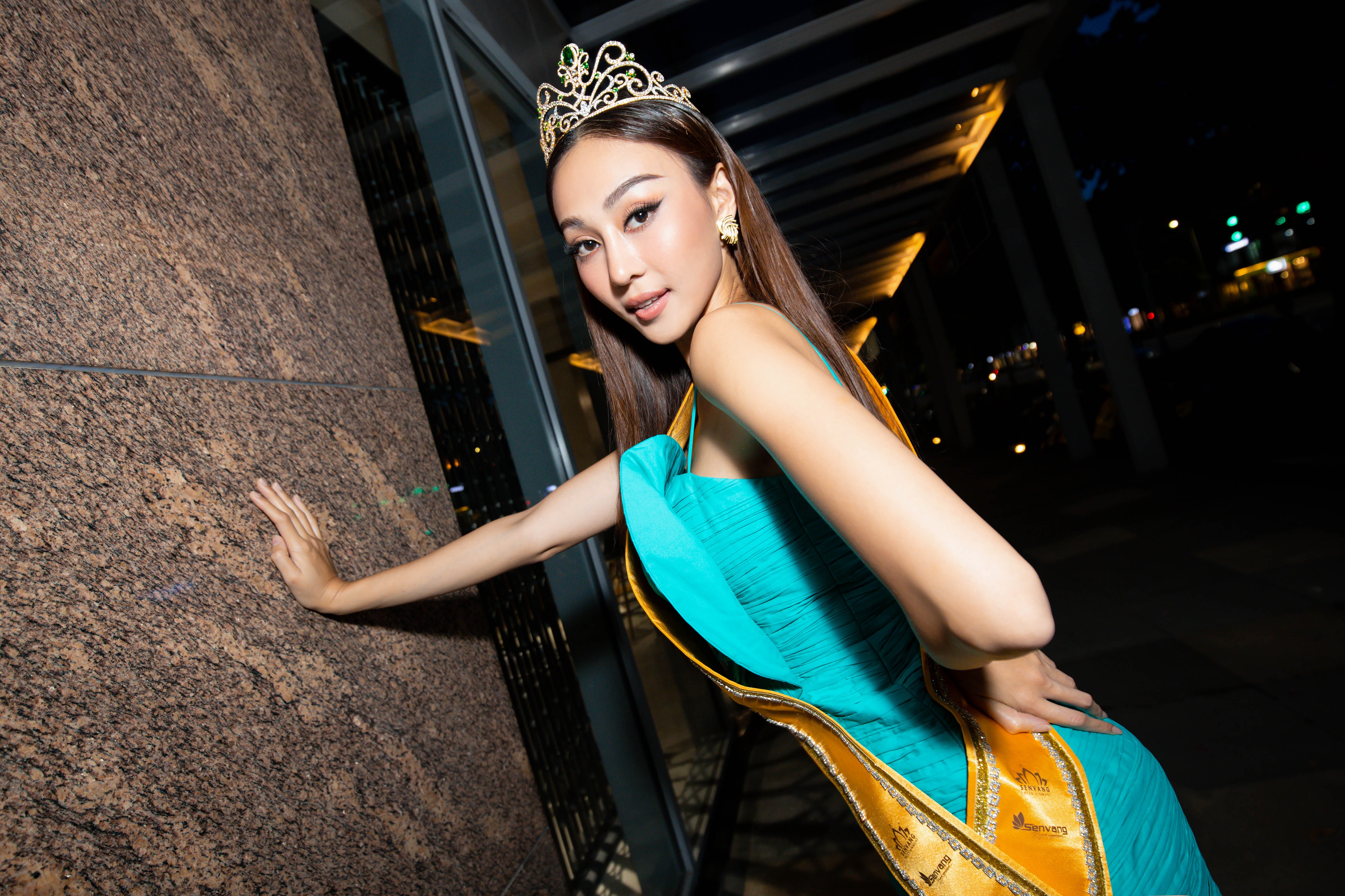 Hoa hau Hoa binh anh 1